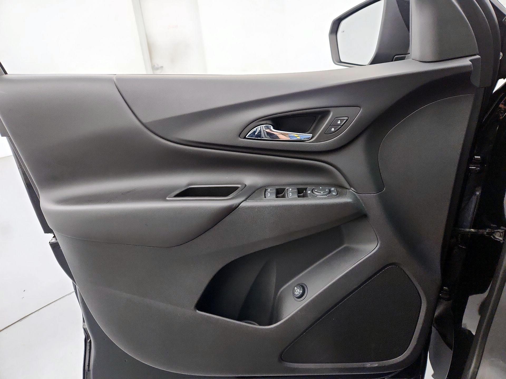Thumbnail: 2022 Chevrolet Equinox - 12