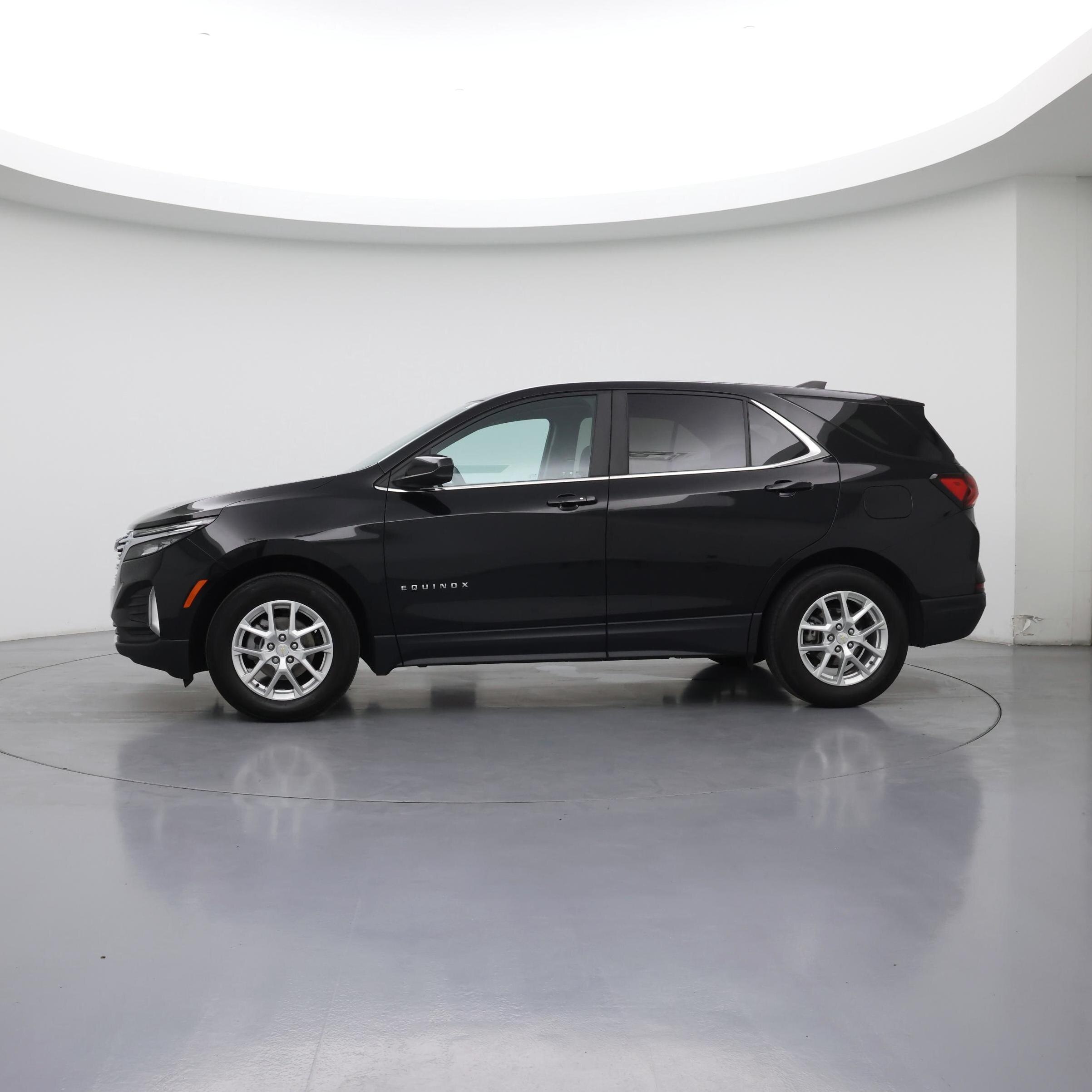 Thumbnail: 2022 Chevrolet Equinox - 3