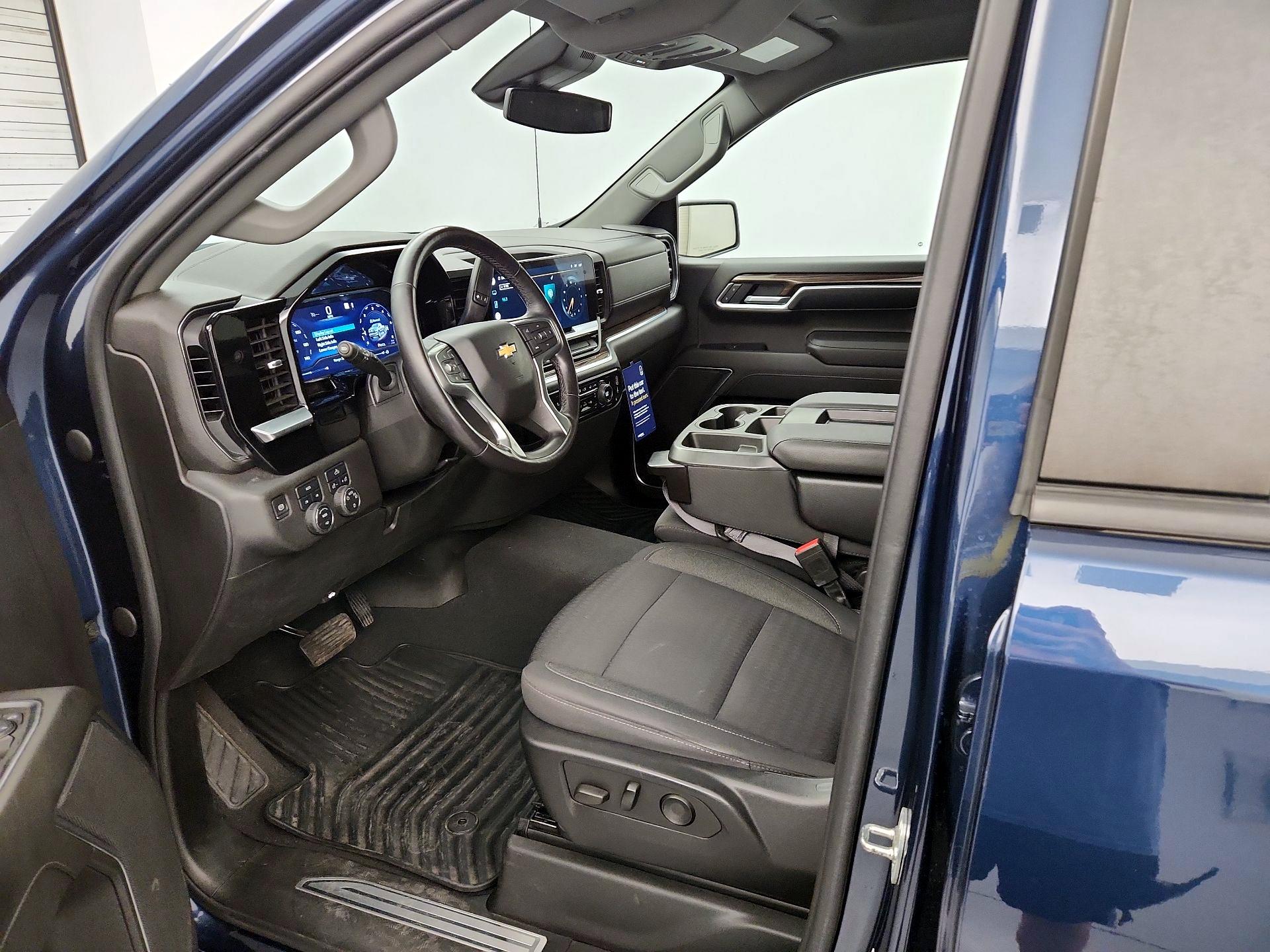 Thumbnail: 2022 Chevrolet Silverado 1500 - 11