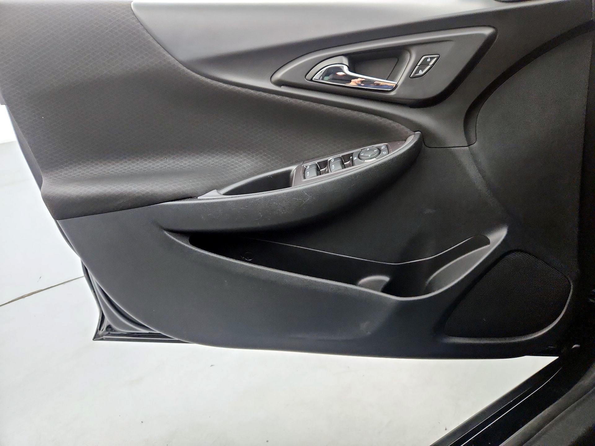 Thumbnail: 2021 Chevrolet Malibu - 12