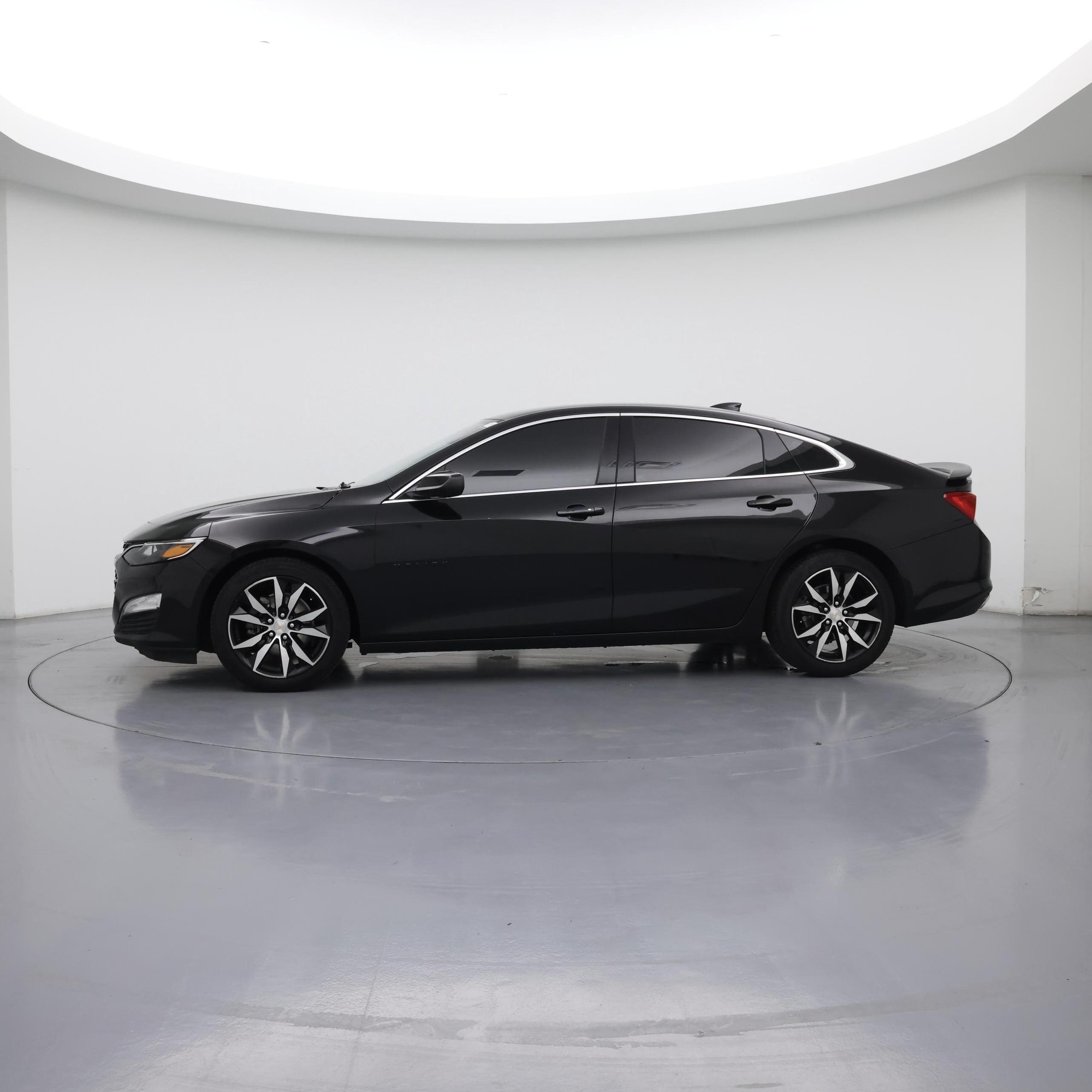 Thumbnail: 2021 Chevrolet Malibu - 3