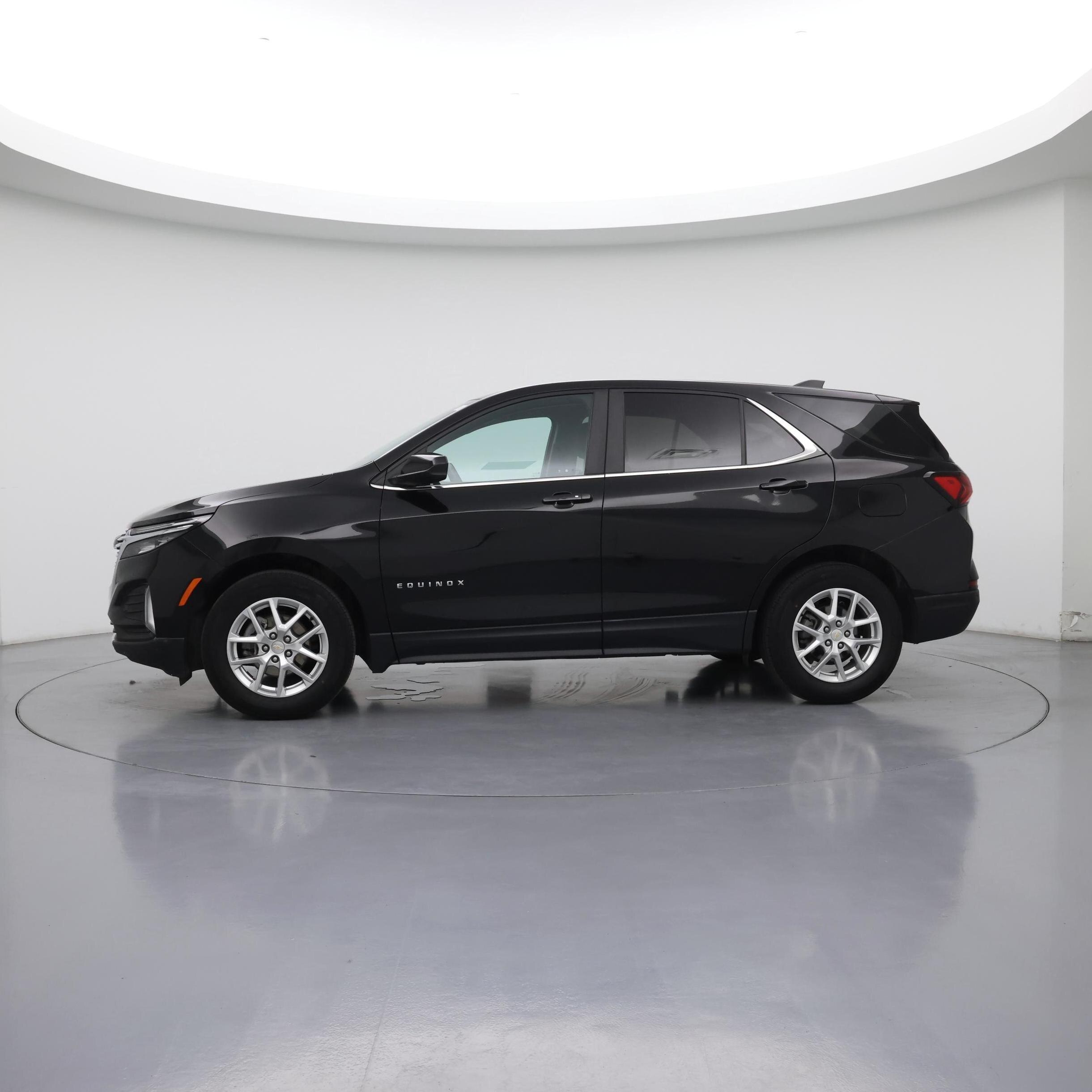 Thumbnail: 2022 Chevrolet Equinox - 3