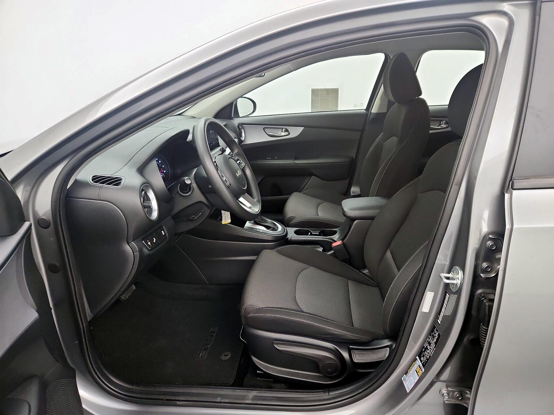 Thumbnail: 2022 Kia Forte - 11