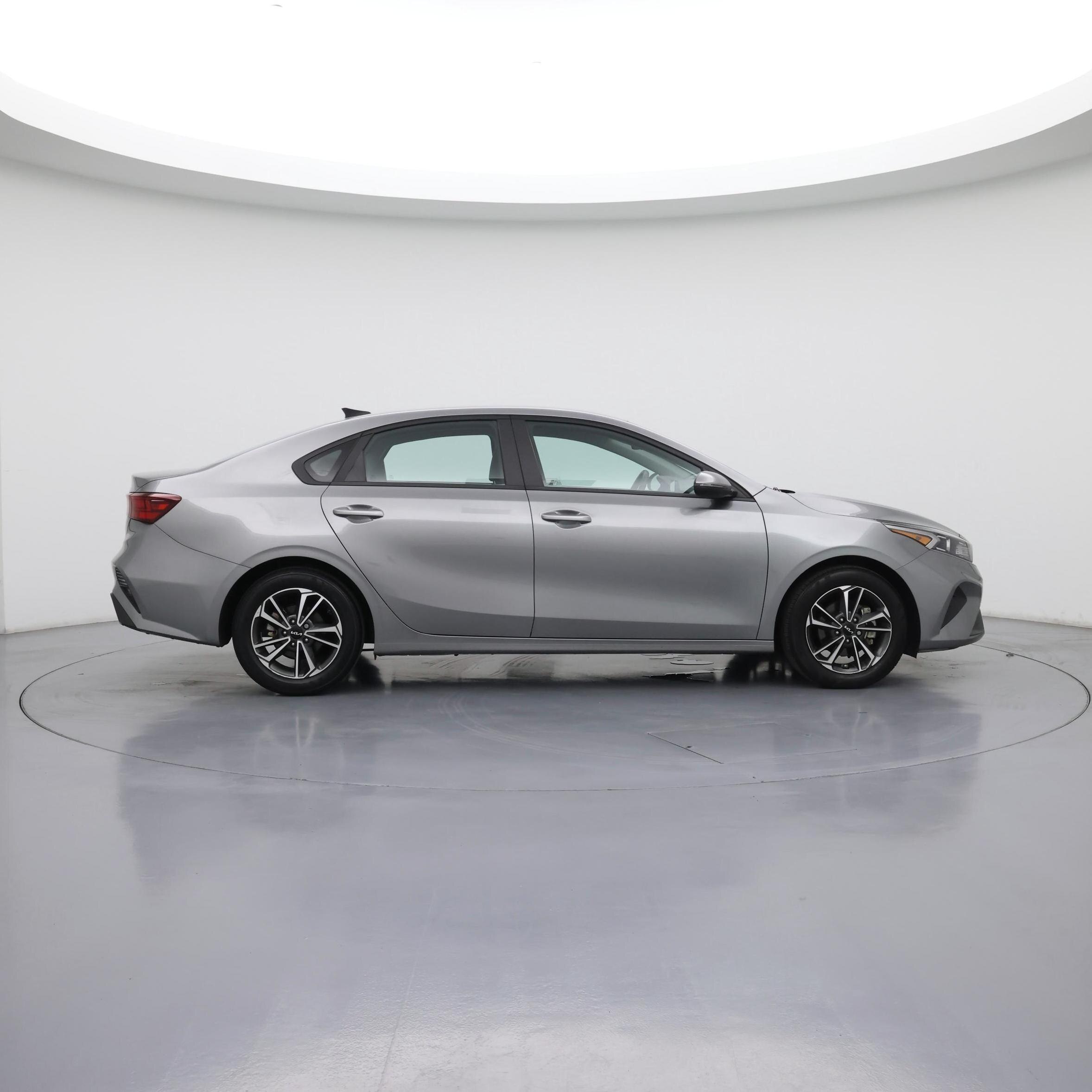 Thumbnail: 2022 Kia Forte - 7
