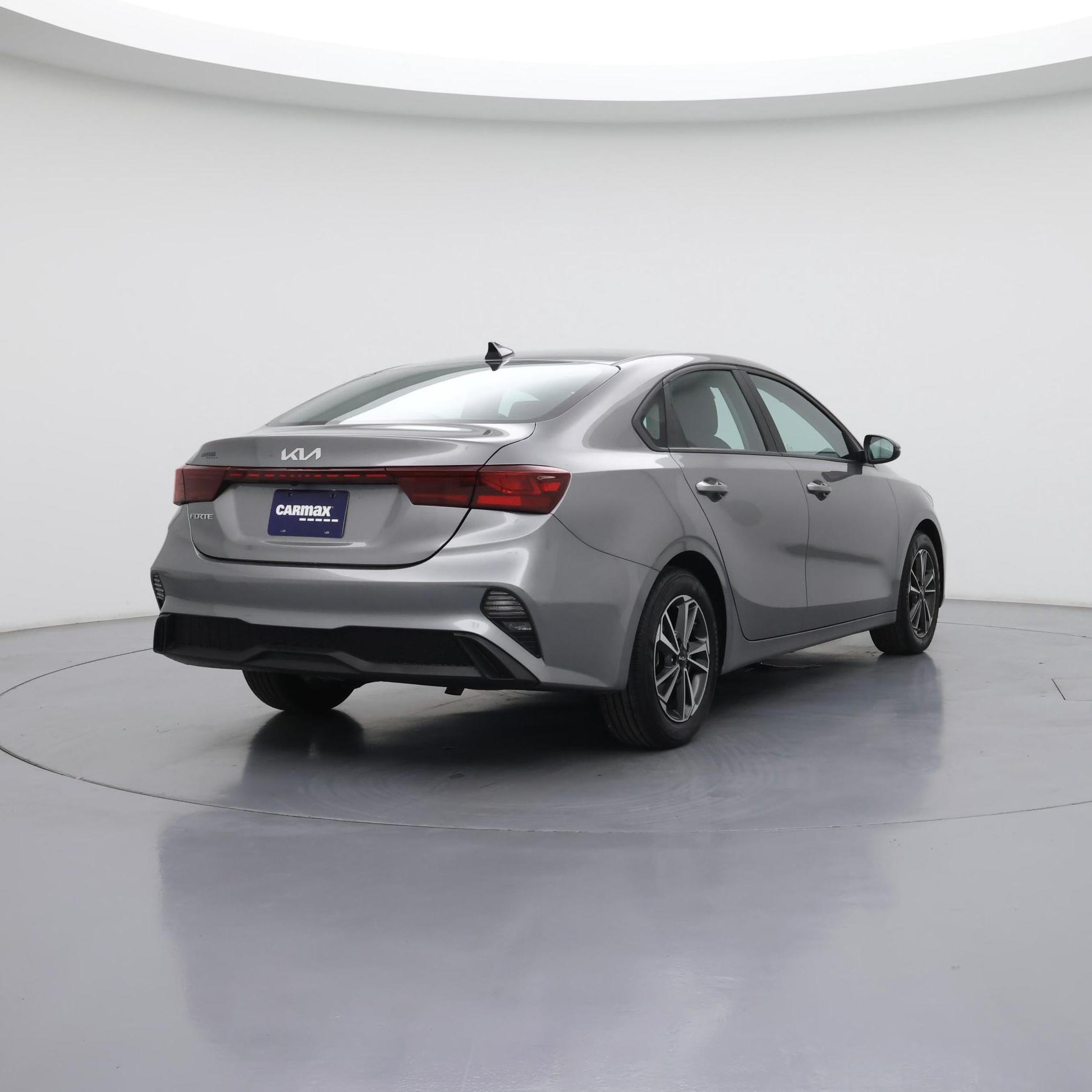 Thumbnail: 2022 Kia Forte - 8