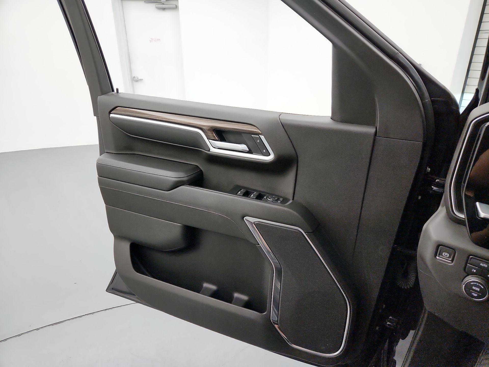 Thumbnail: 2022 Chevrolet Silverado 1500 - 12