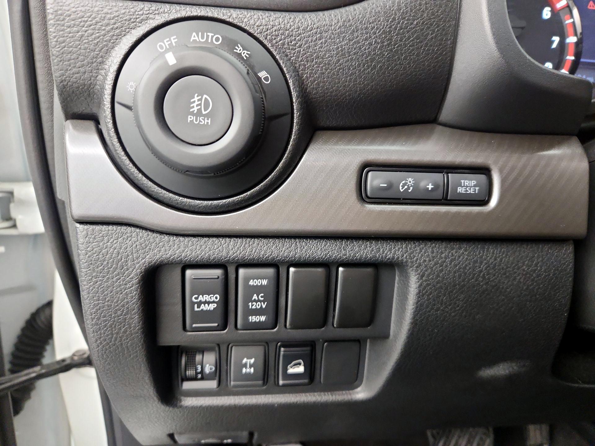 Thumbnail: 2020 Nissan Titan - 13
