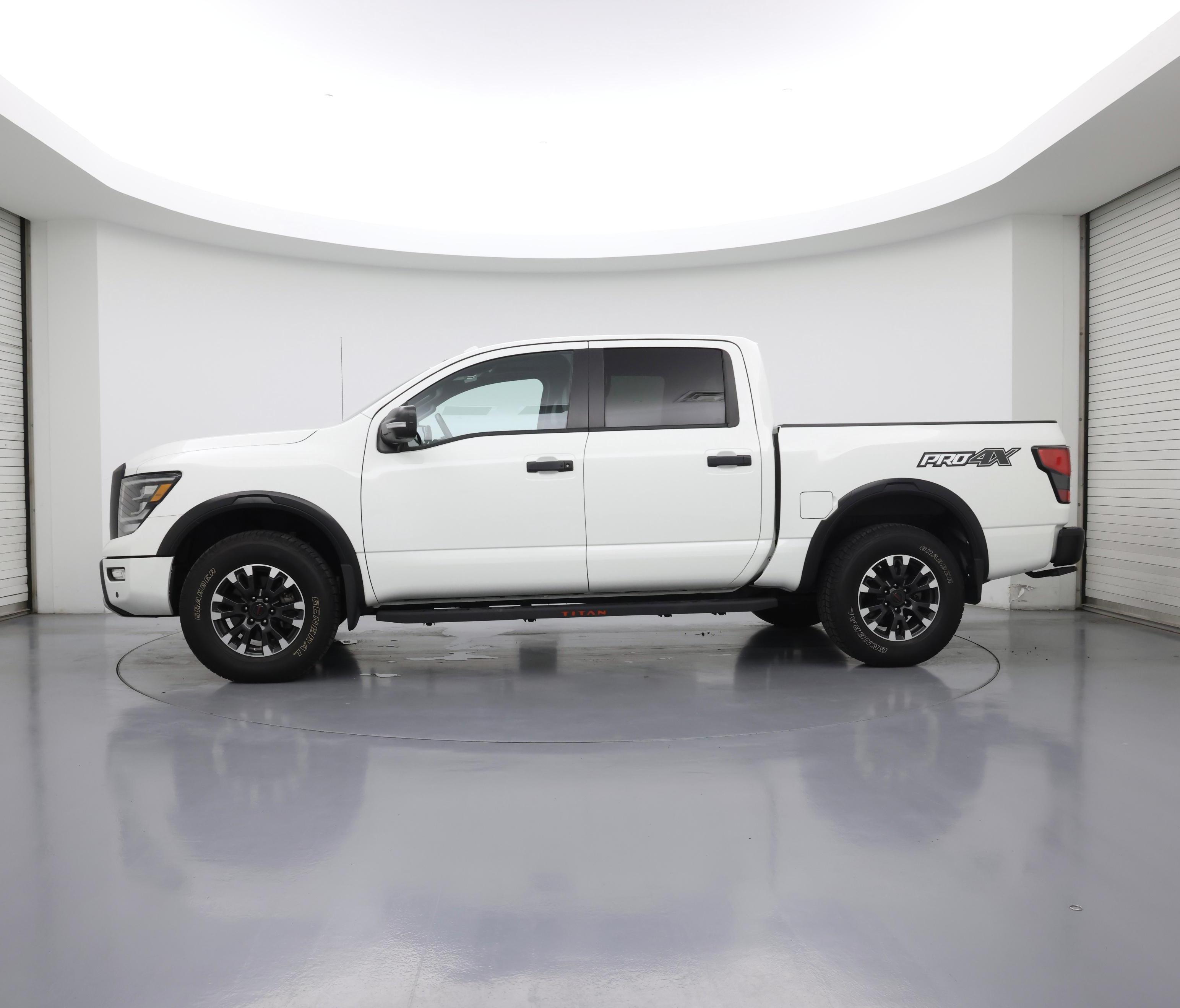 Thumbnail: 2020 Nissan Titan - 3