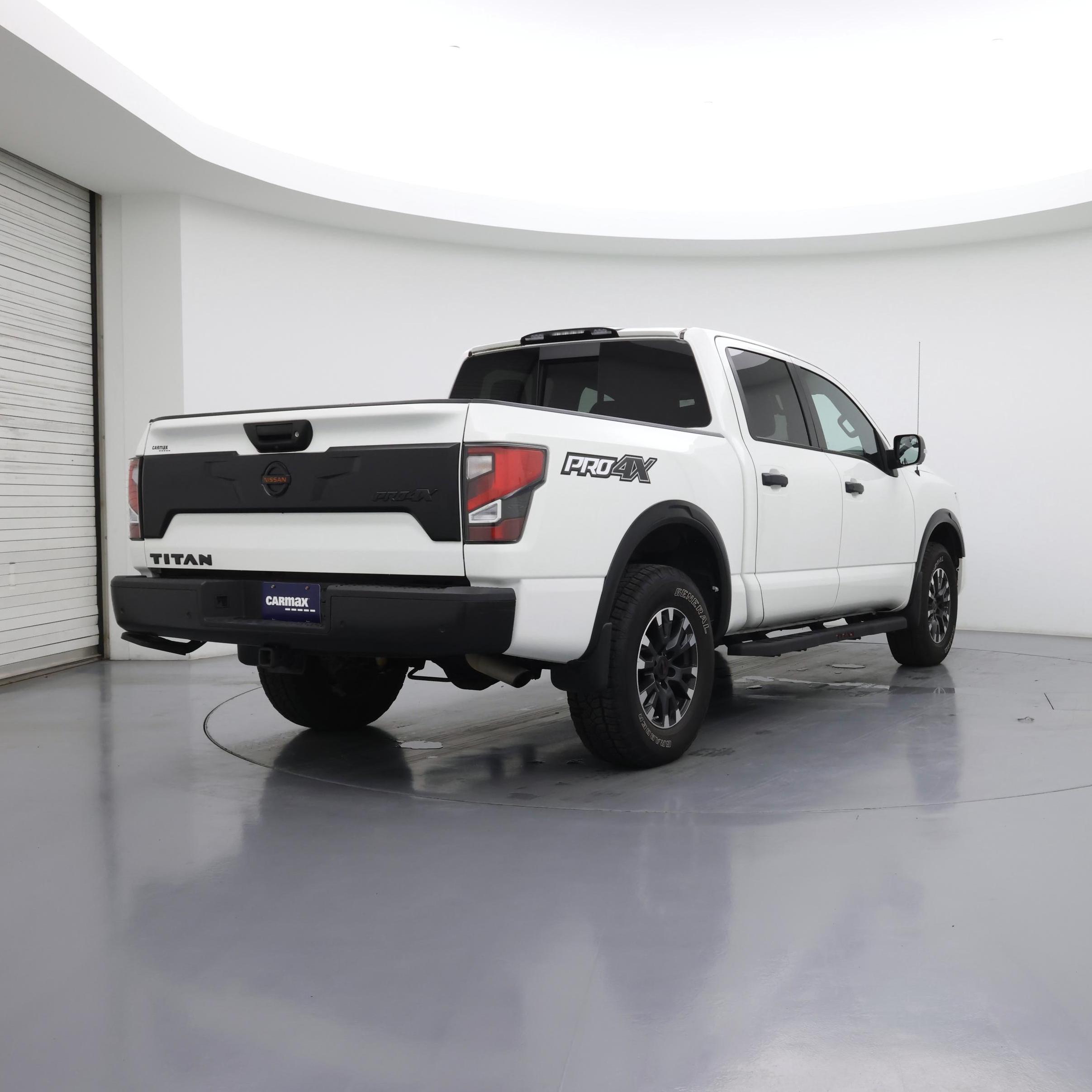 Thumbnail: 2020 Nissan Titan - 8