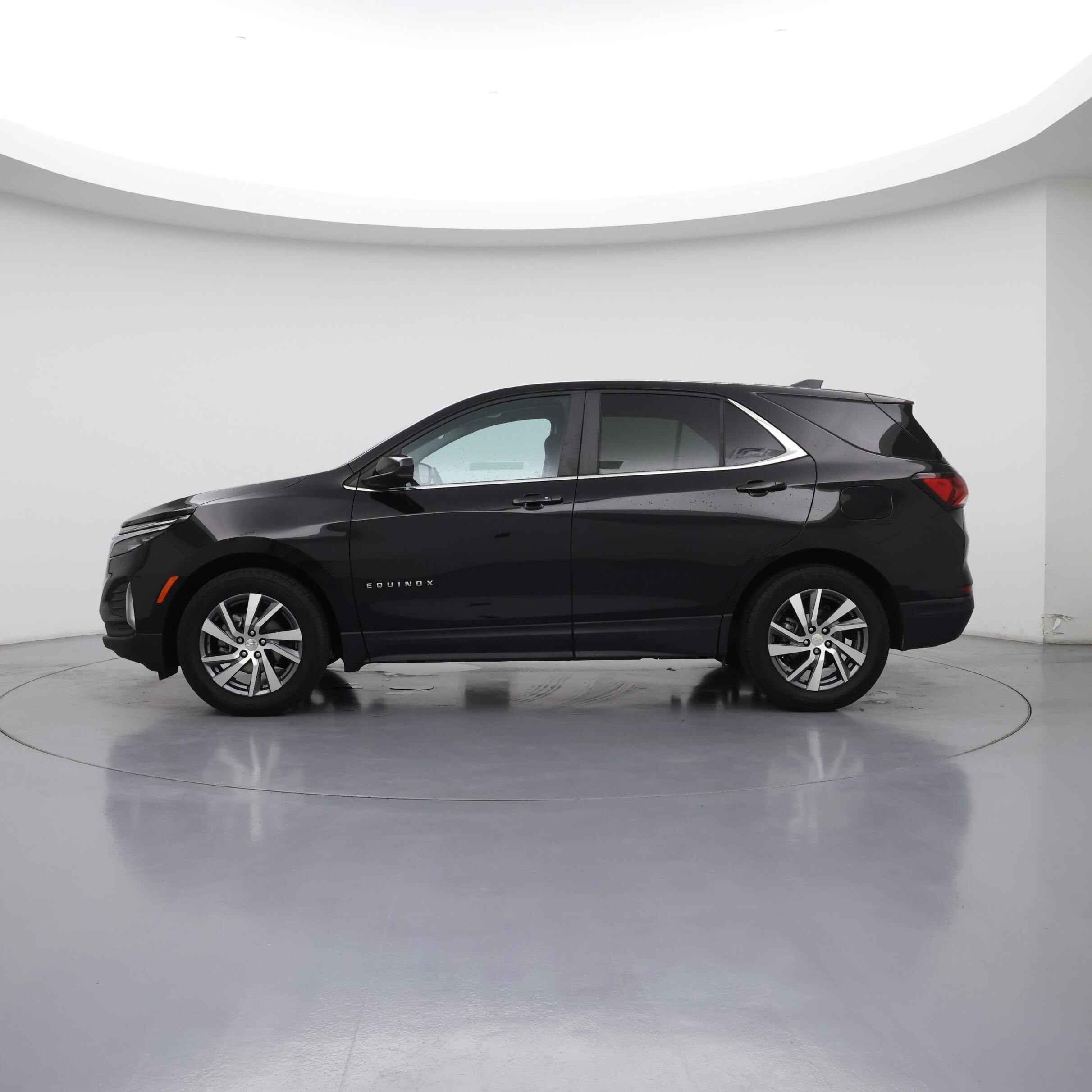 Thumbnail: 2022 Chevrolet Equinox - 3