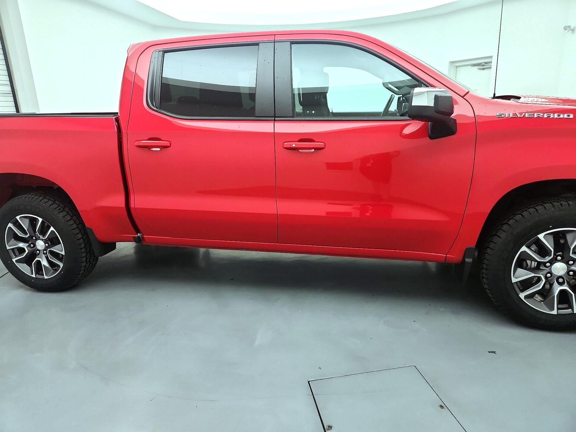 Thumbnail: 2022 Chevrolet Silverado 1500 - 4