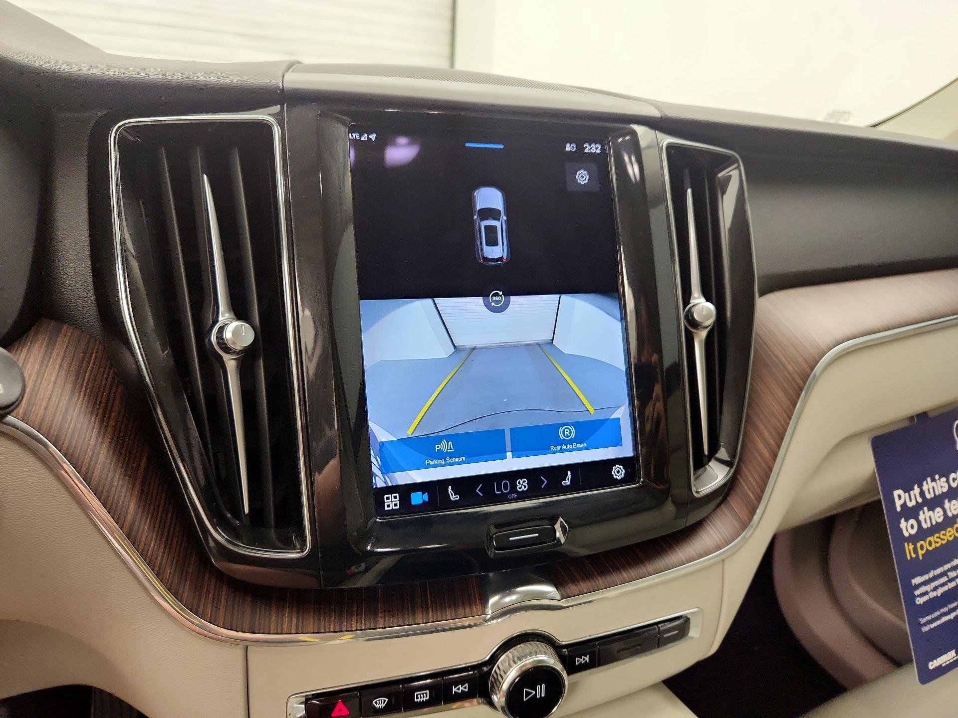 Thumbnail: 2022 Volvo XC60 - 14