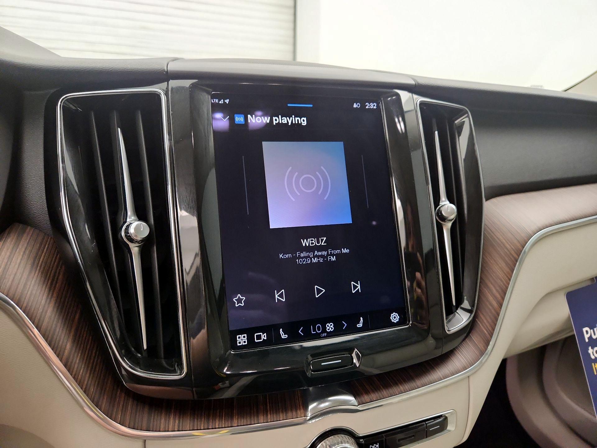 Thumbnail: 2022 Volvo XC60 - 15