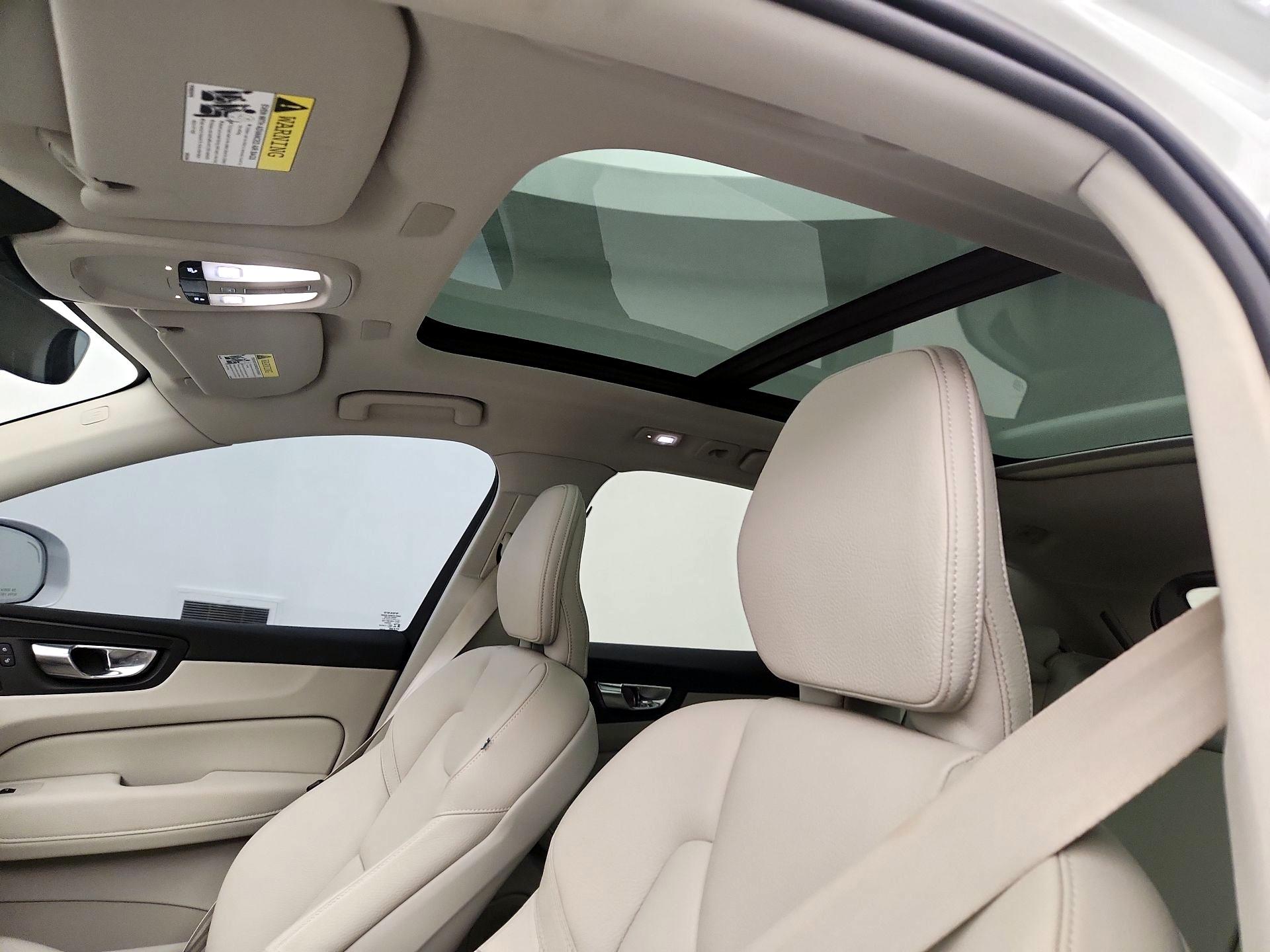 Thumbnail: 2022 Volvo XC60 - 19