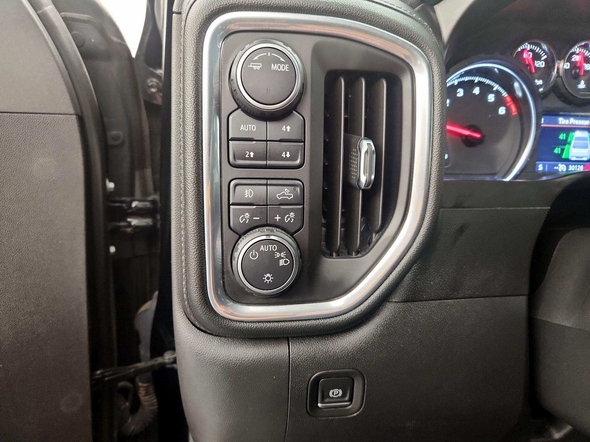 Thumbnail: 2021 Chevrolet Silverado 1500 - 13