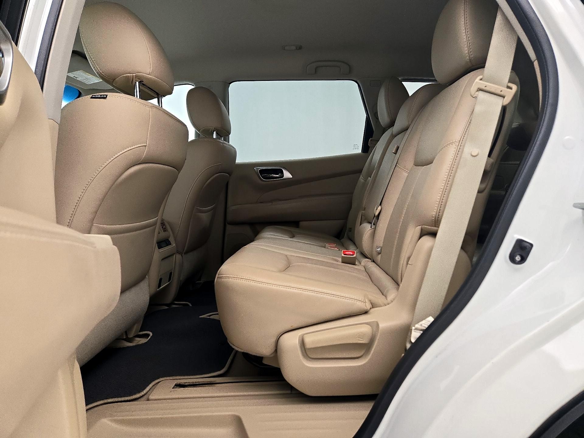 Thumbnail: 2014 Nissan Pathfinder - 20