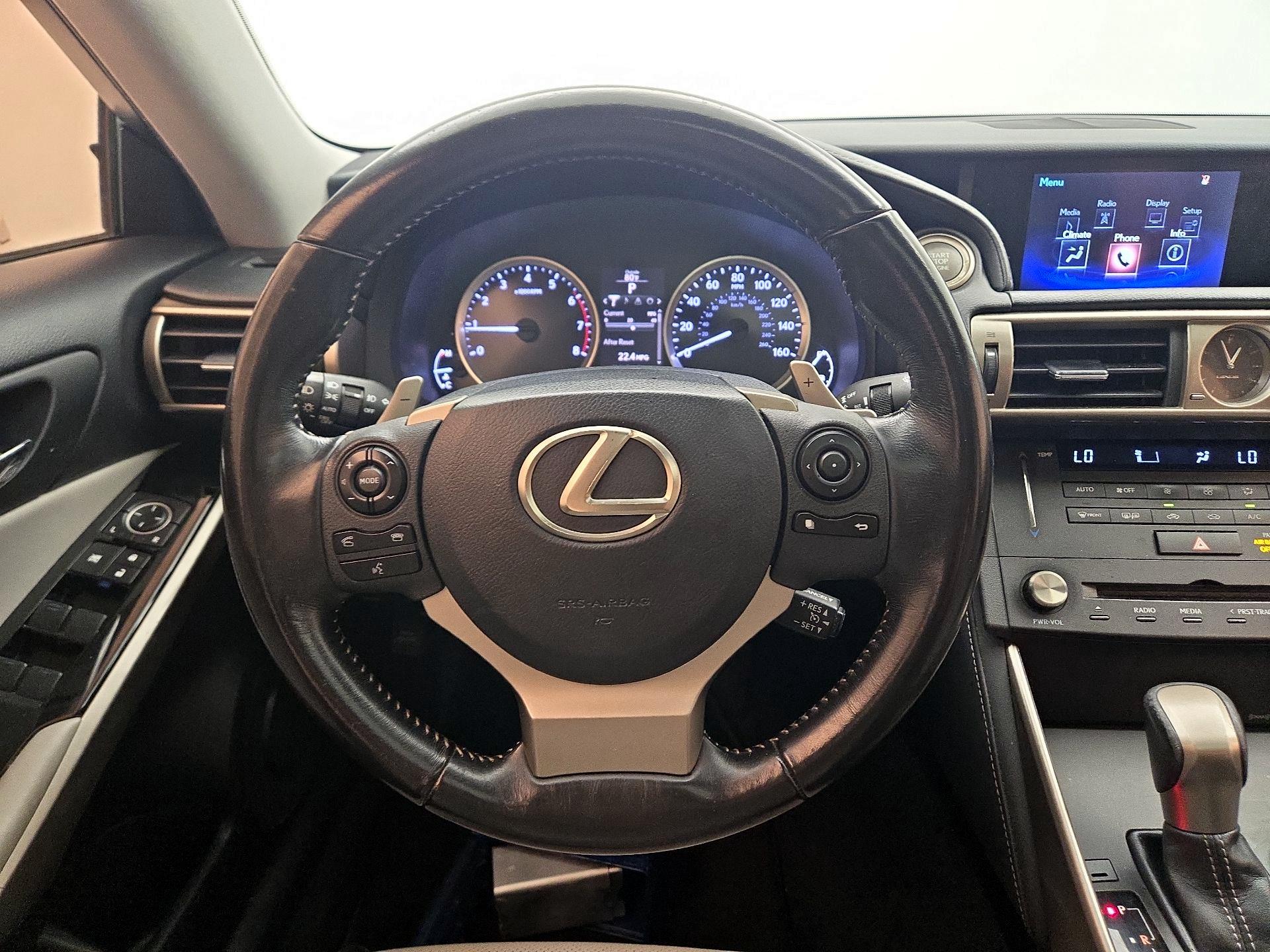 Thumbnail: 2016 Lexus IS - 10