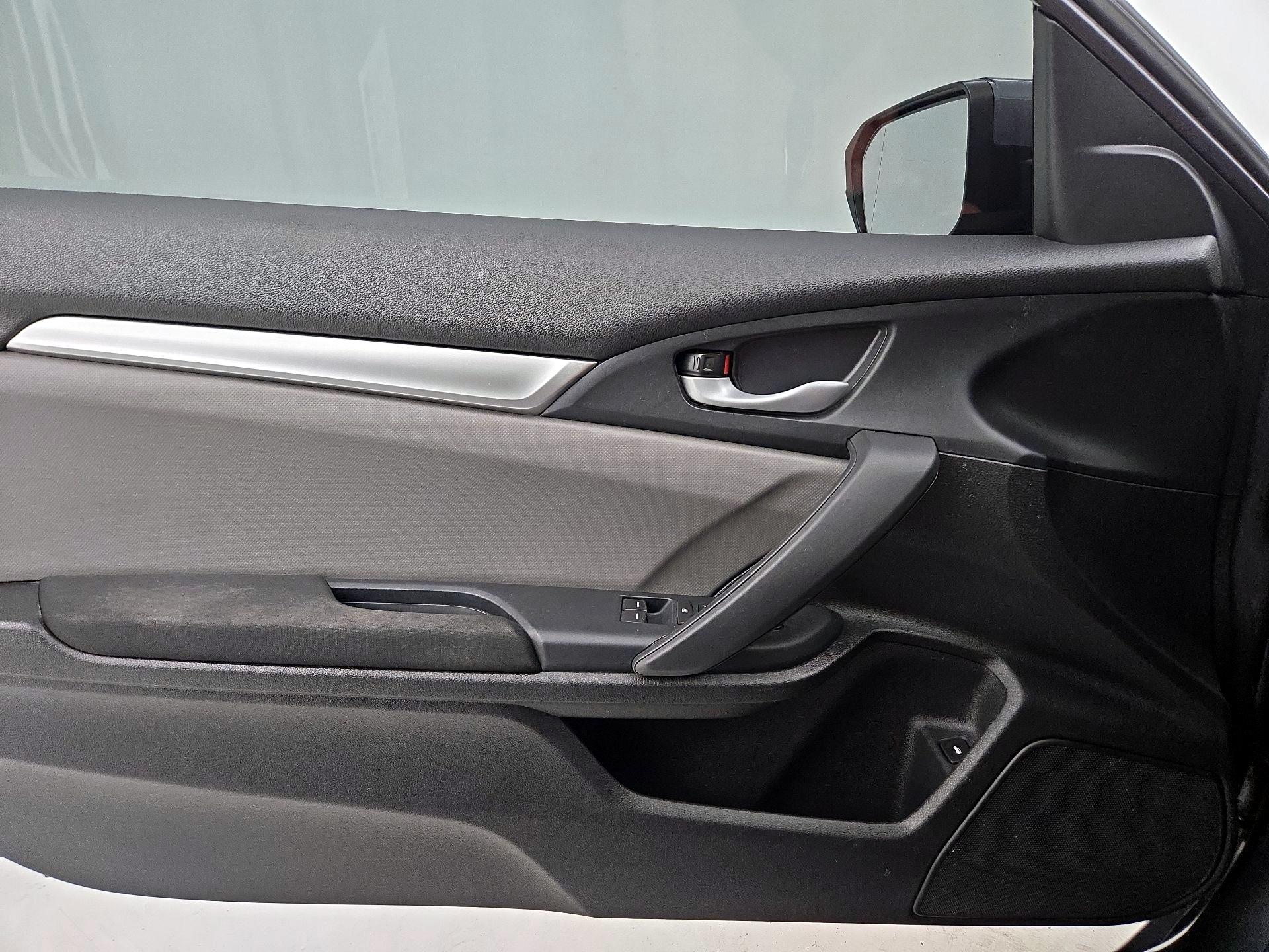 Thumbnail: 2016 Honda Civic - 12