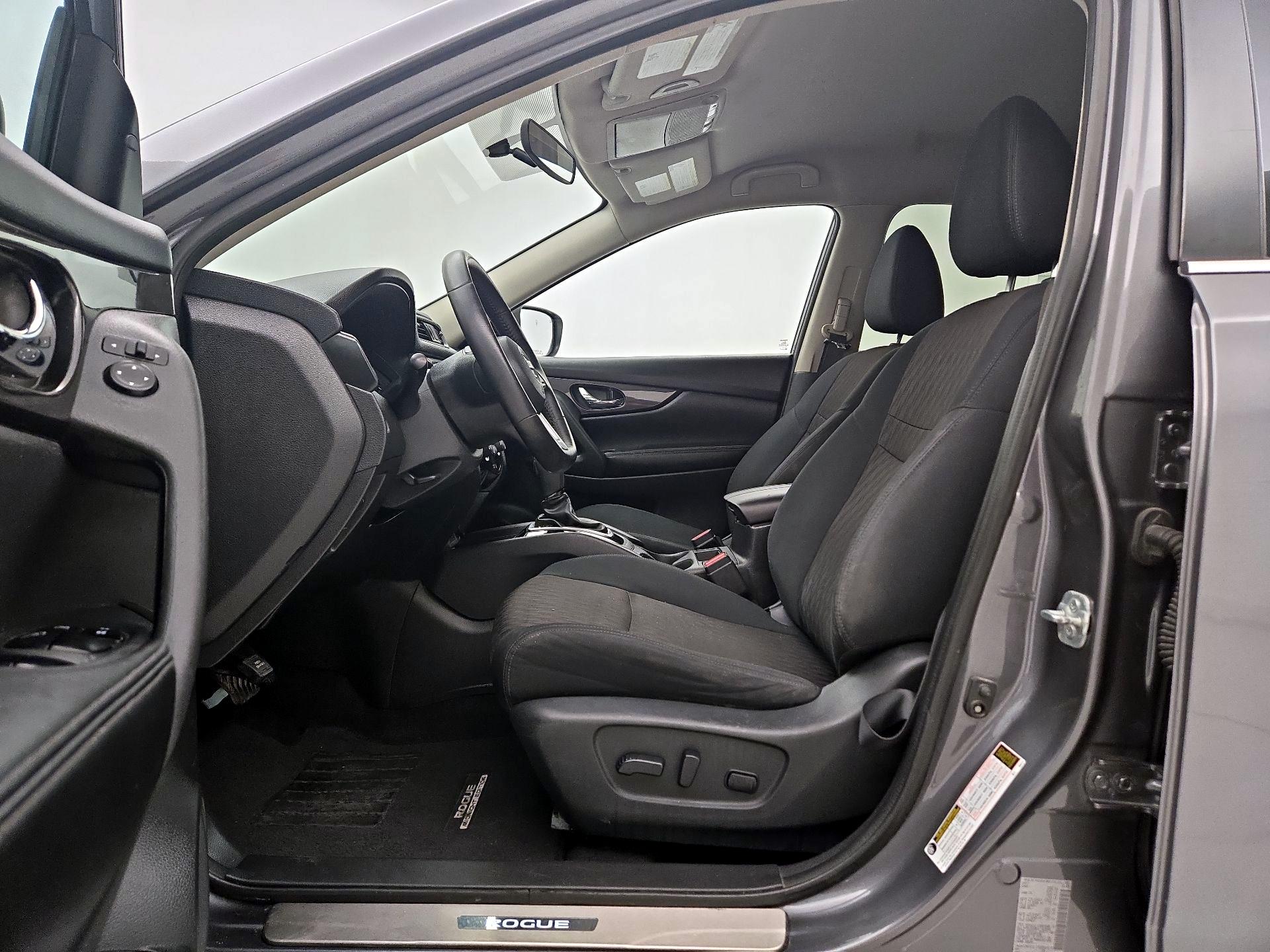 Thumbnail: 2018 Nissan Rogue - 11