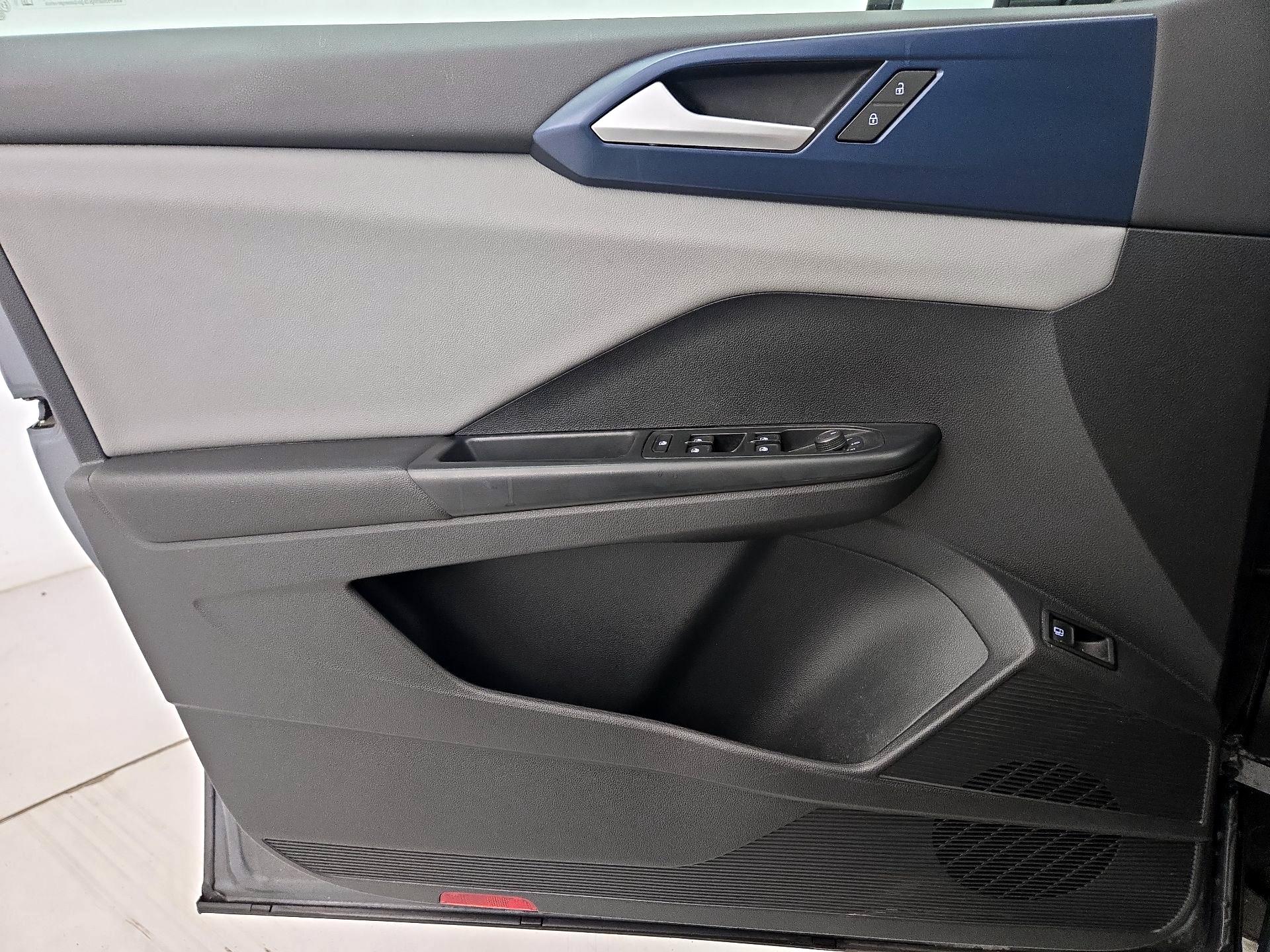 Thumbnail: 2022 Volkswagen Taos - 12