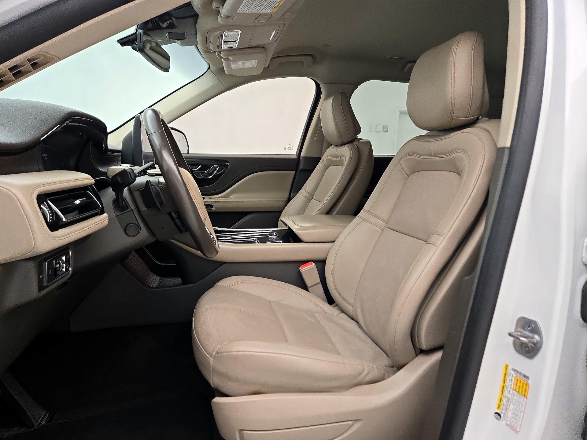 Thumbnail: 2020 Lincoln Aviator - 11