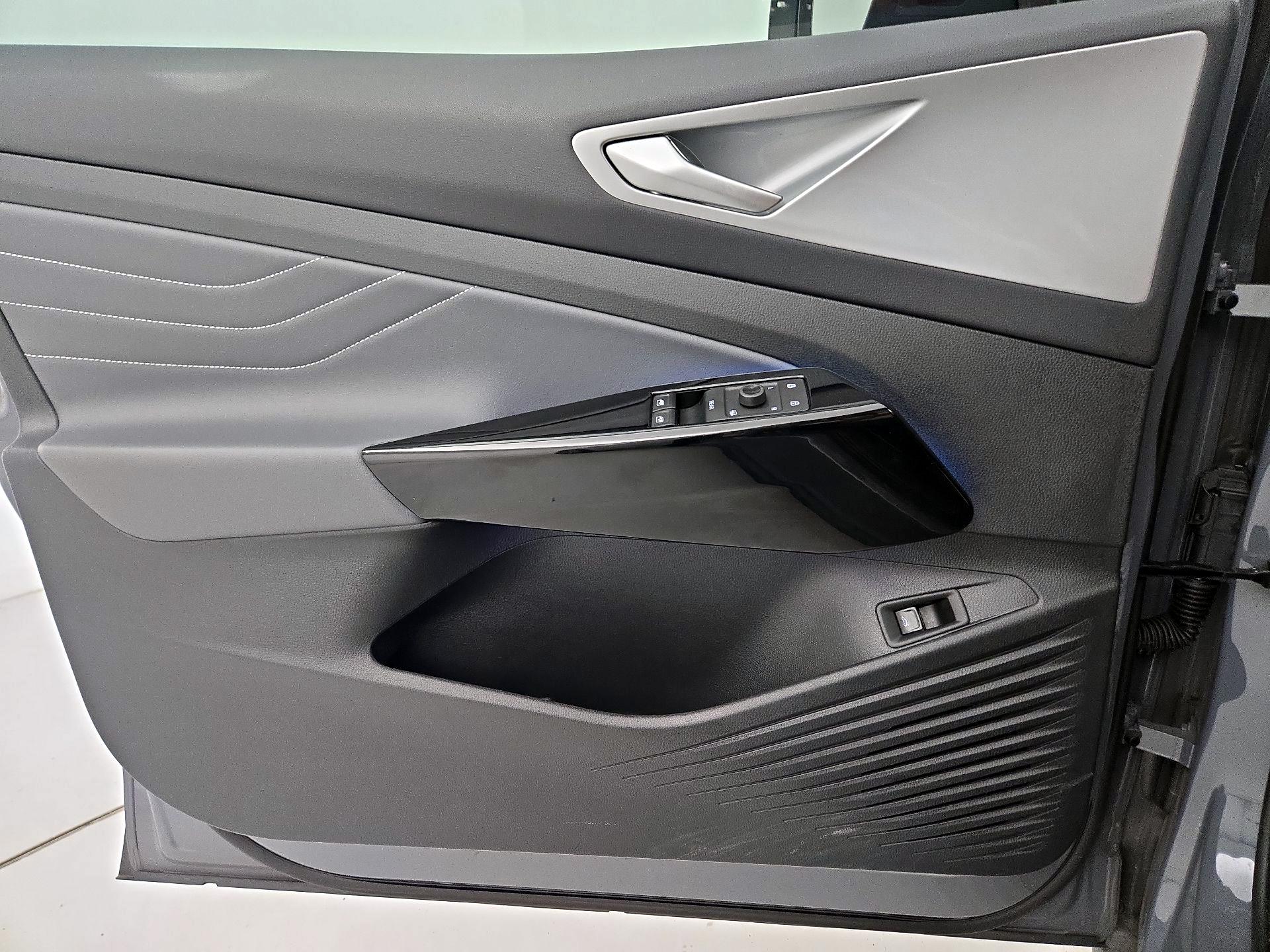 Thumbnail: 2023 Volkswagen ID.4 - 12