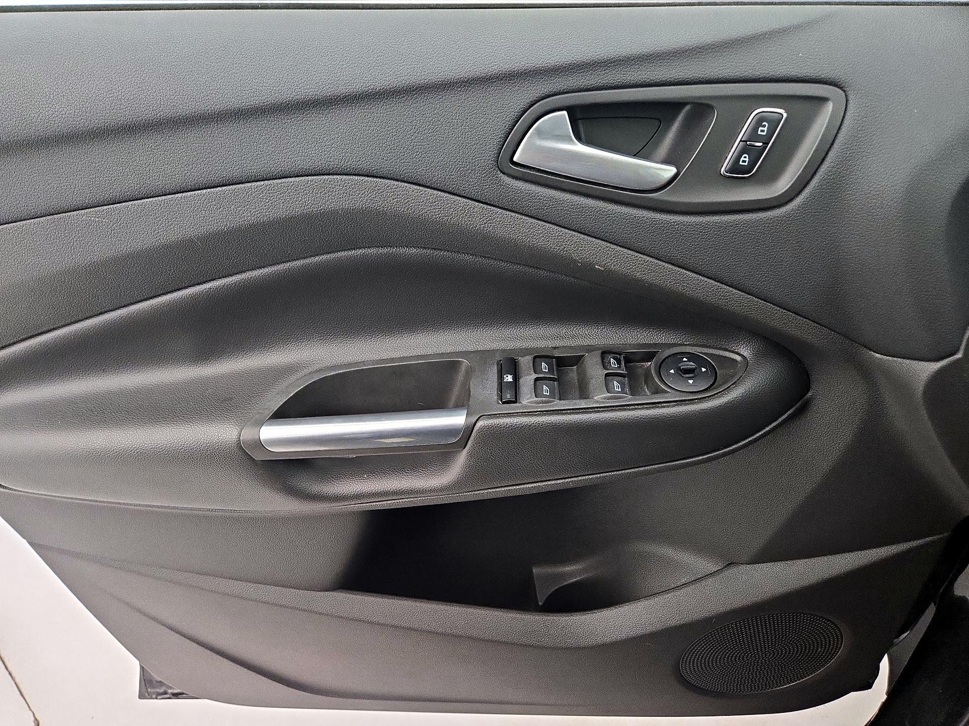 Thumbnail: 2016 Ford Escape - 12
