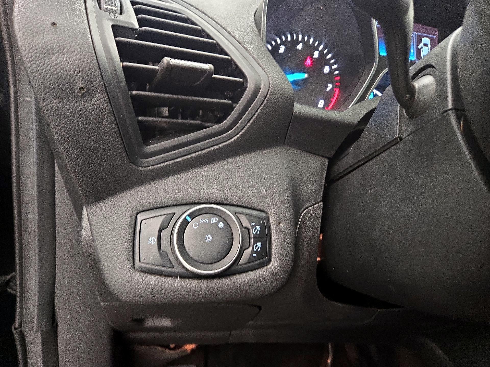 Thumbnail: 2016 Ford Escape - 13