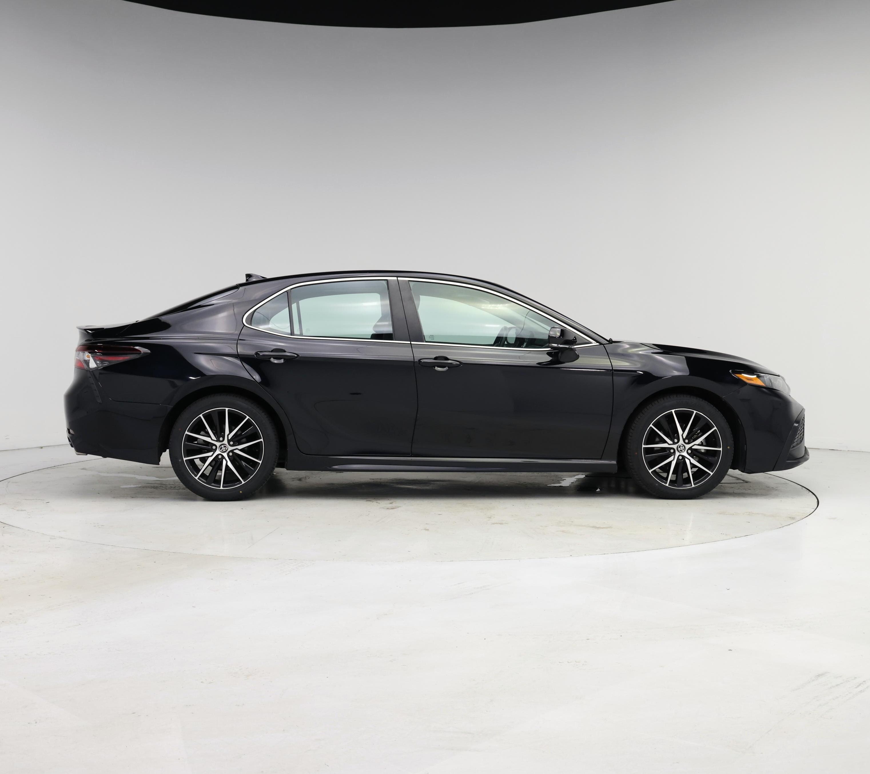 Thumbnail: 2023 Toyota Camry - 7