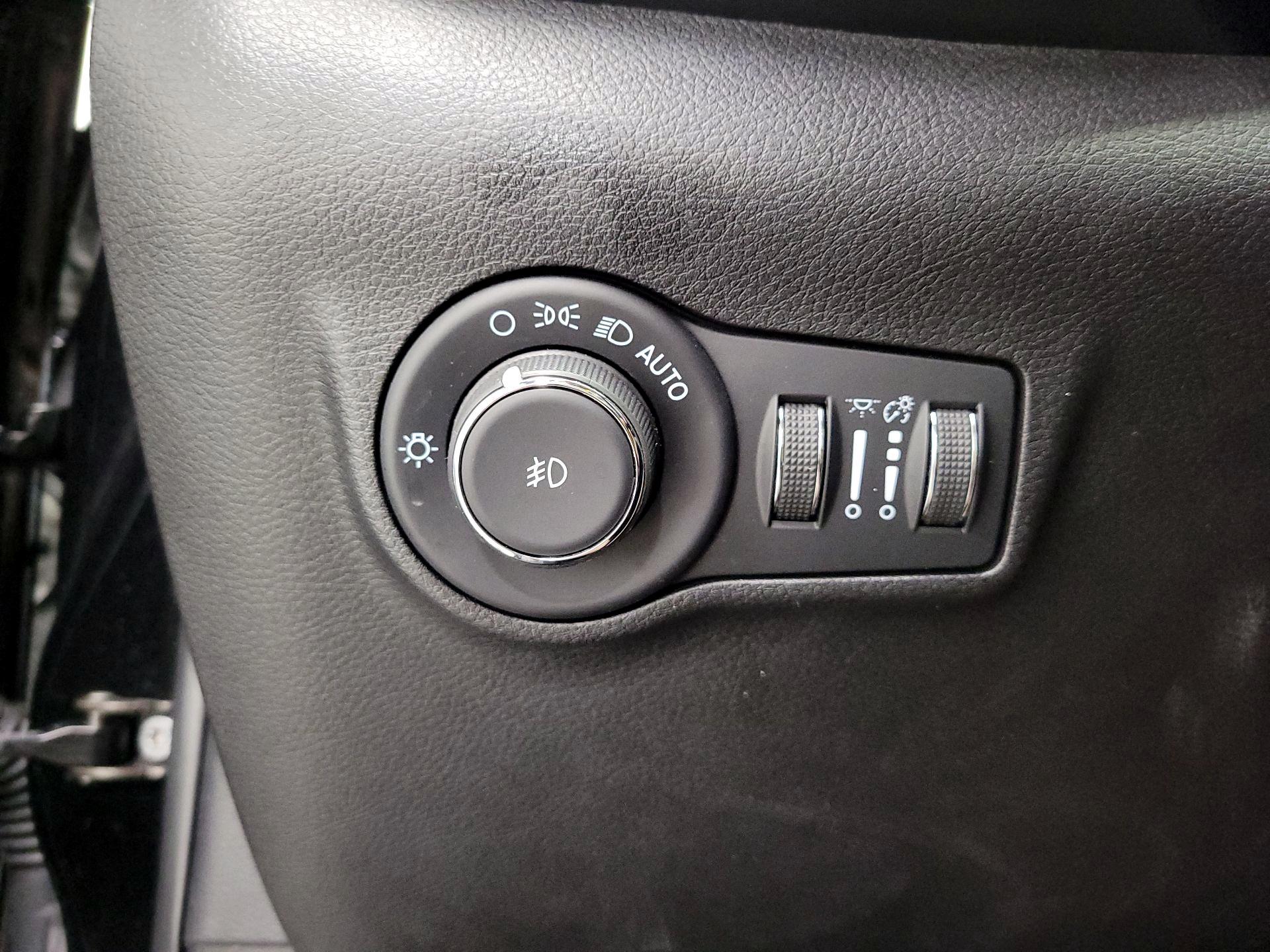Thumbnail: 2022 Jeep Compass - 13
