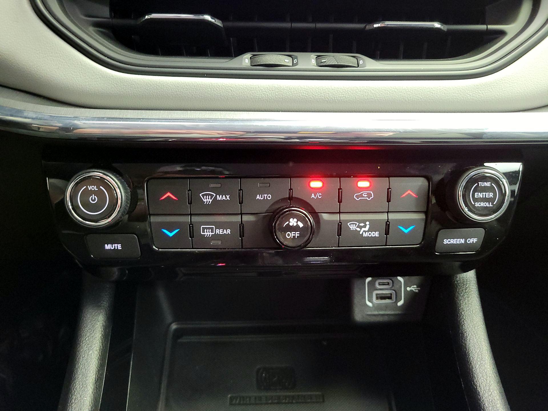Thumbnail: 2022 Jeep Compass - 17
