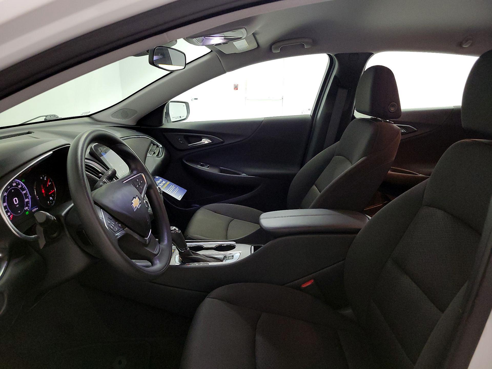 Thumbnail: 2019 Chevrolet Malibu - 11