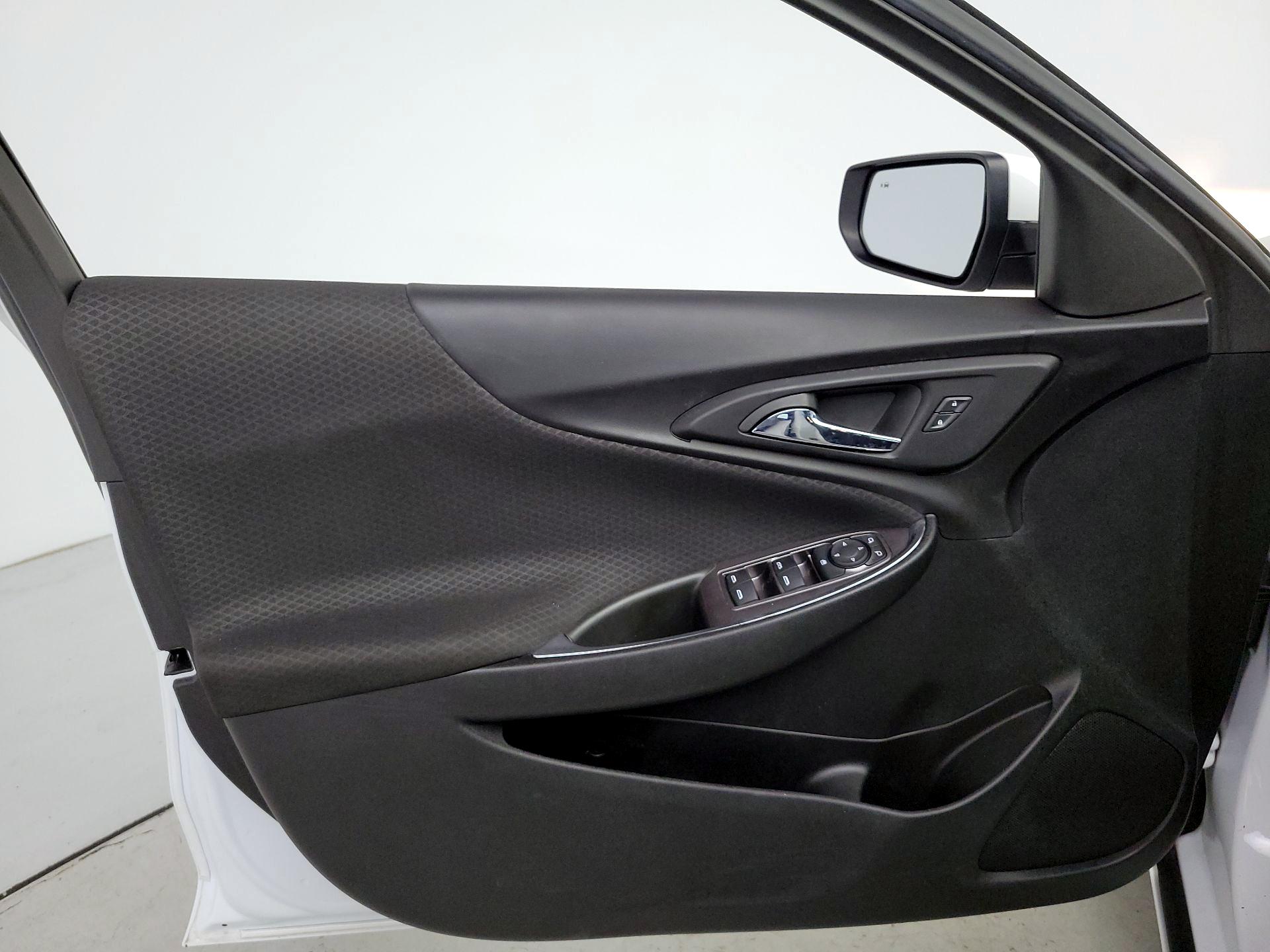 Thumbnail: 2019 Chevrolet Malibu - 12