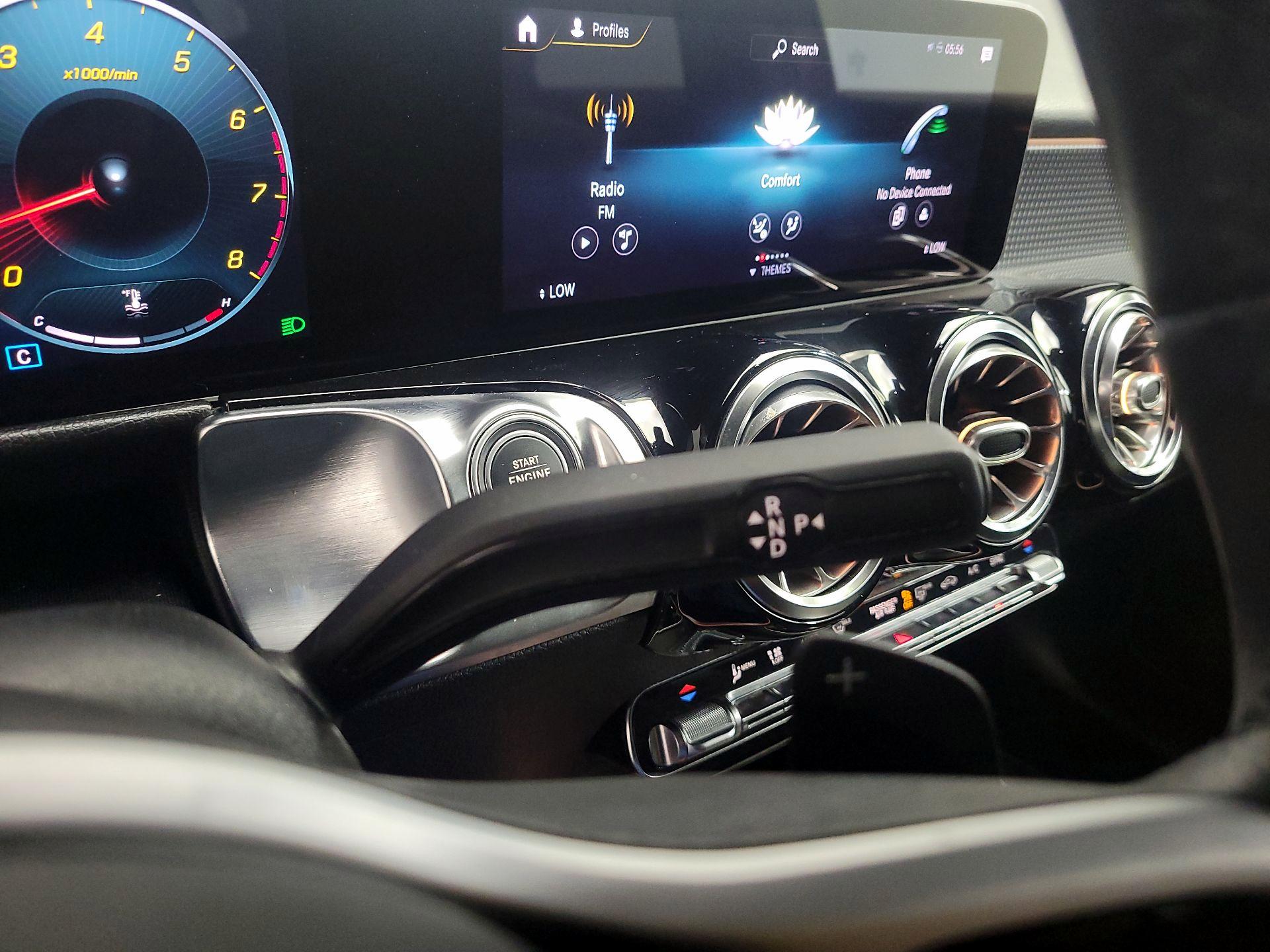 Thumbnail: 2020 Mercedes-Benz GLB - 17