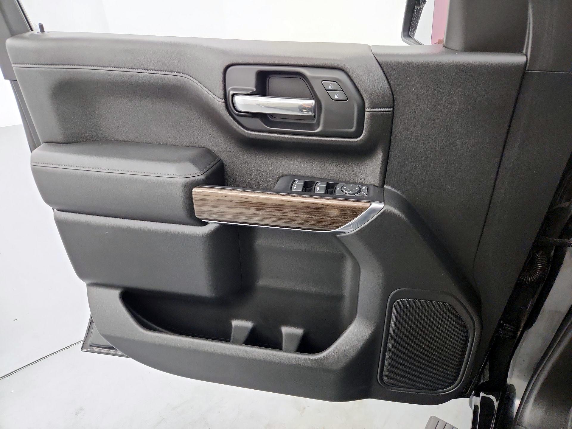 Thumbnail: 2019 Chevrolet Silverado 1500 - 12