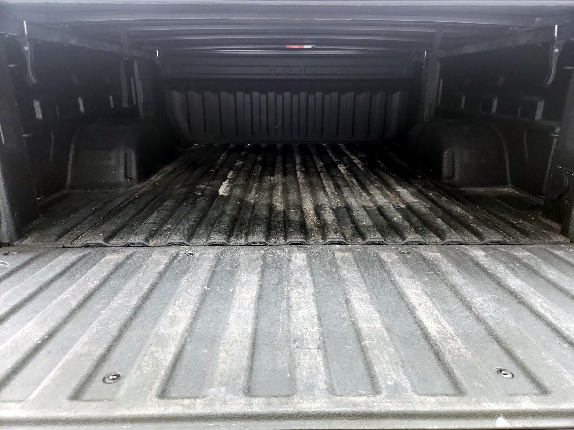 Thumbnail: 2019 Chevrolet Silverado 1500 - 20