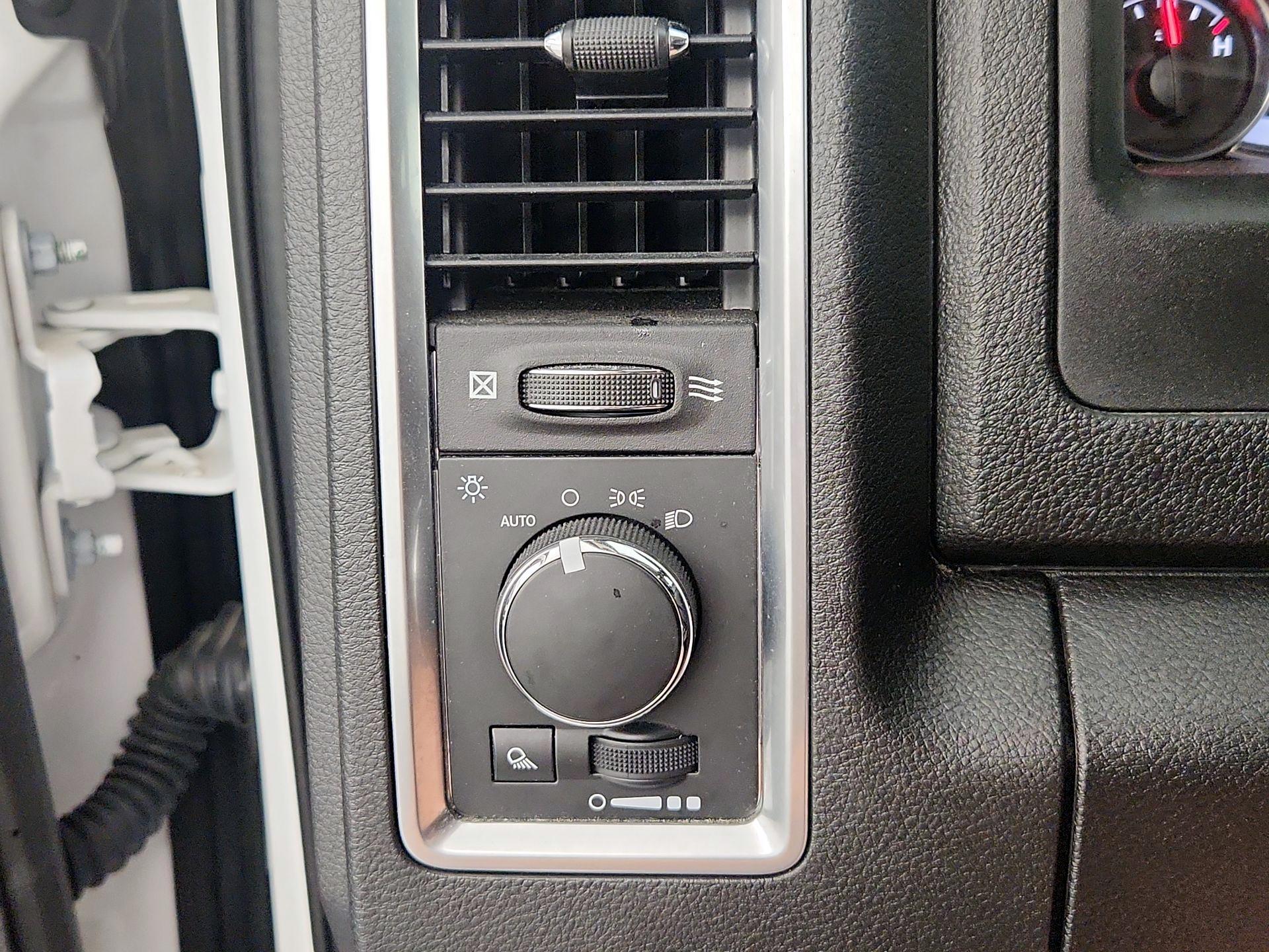 Thumbnail: 2023 RAM 1500 Classic - 13