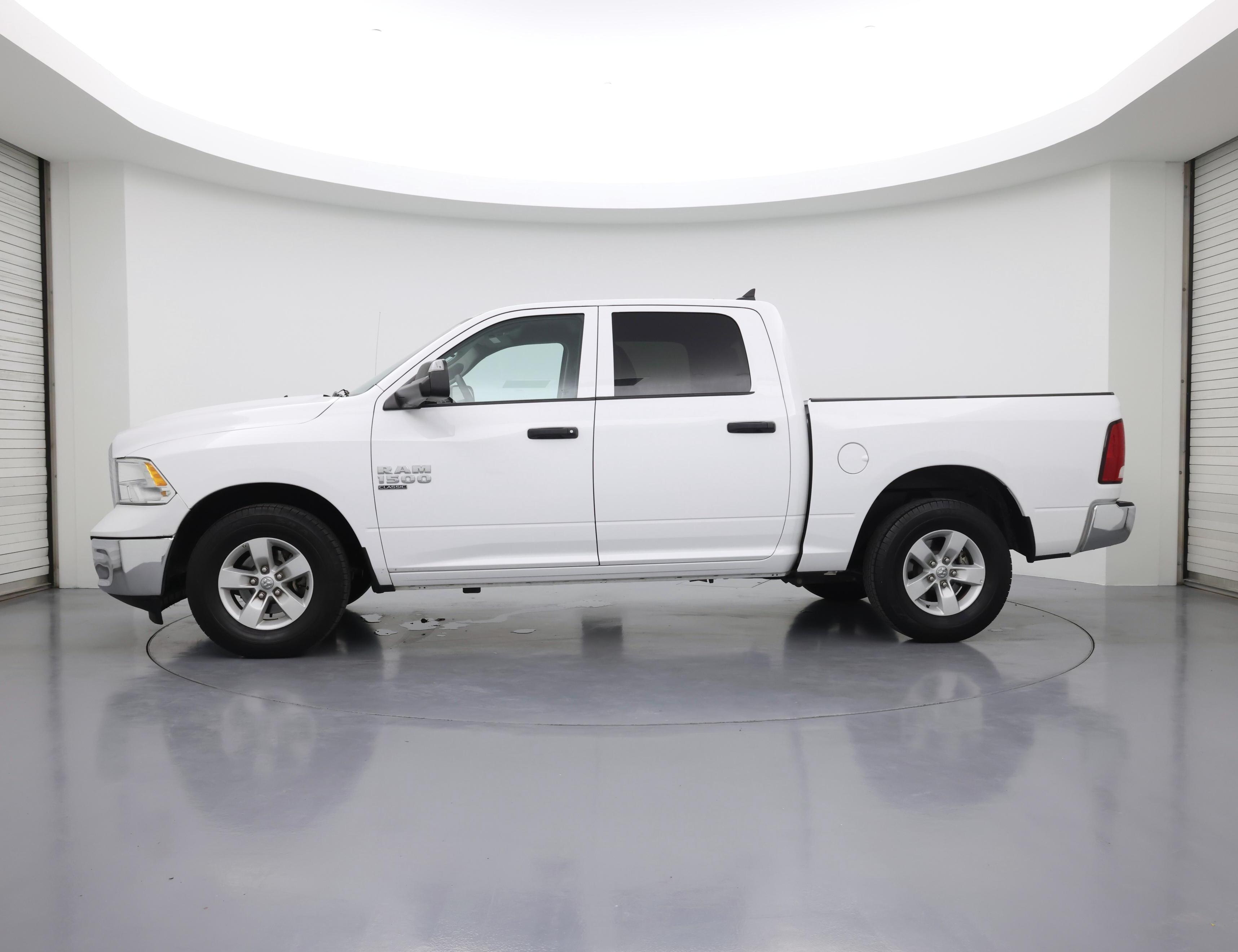 Thumbnail: 2023 RAM 1500 Classic - 3