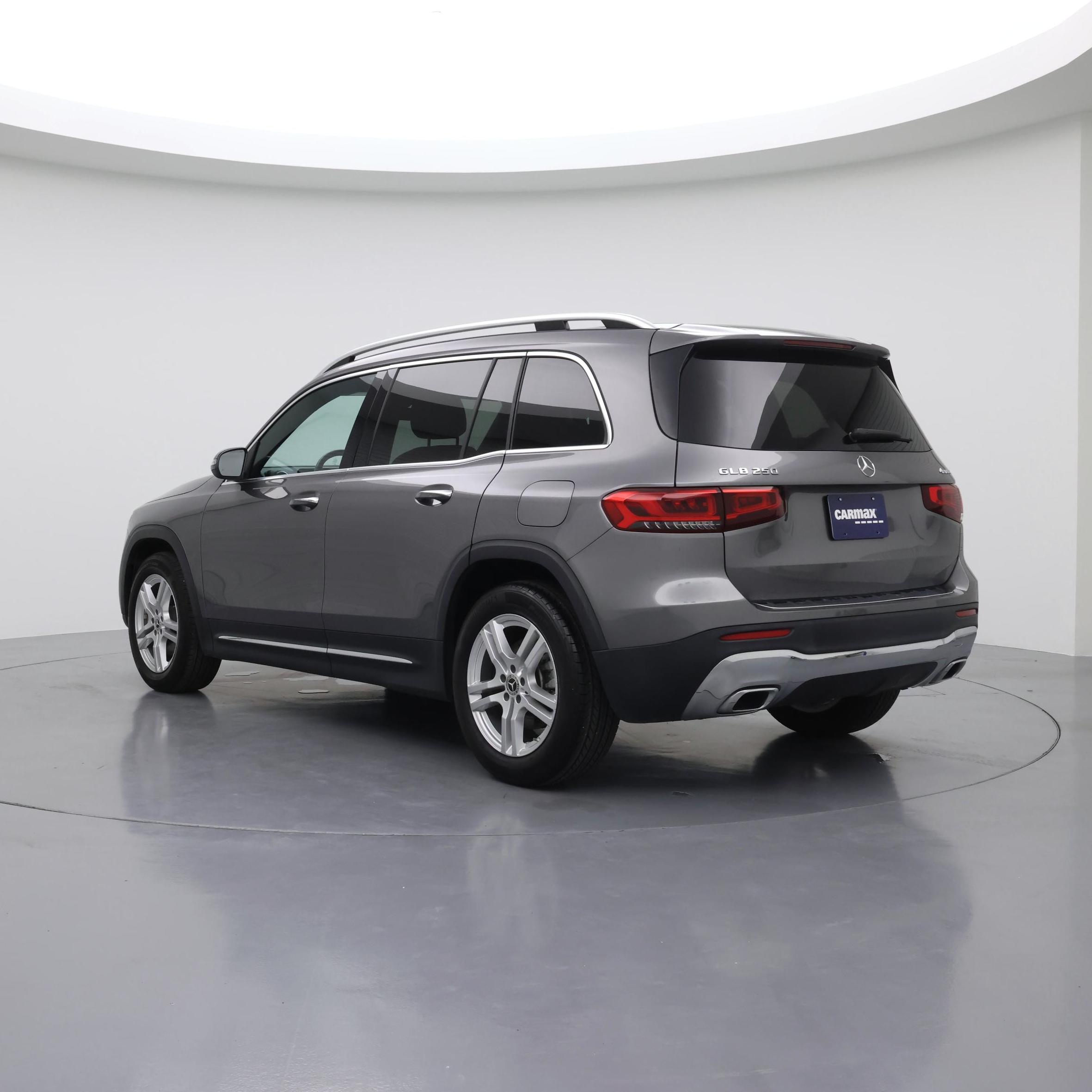 Thumbnail: 2022 Mercedes-Benz GLB - 2