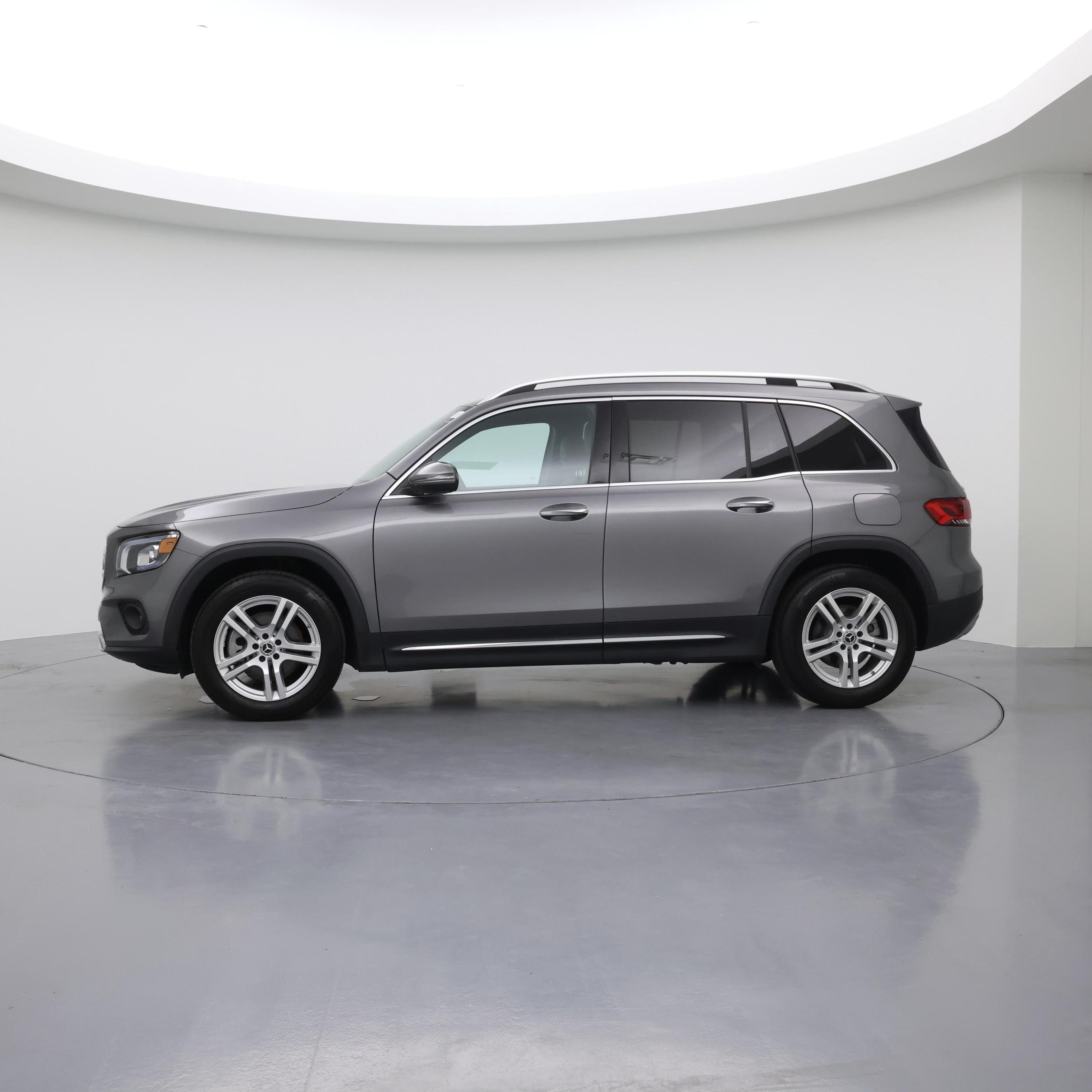 Thumbnail: 2022 Mercedes-Benz GLB - 3
