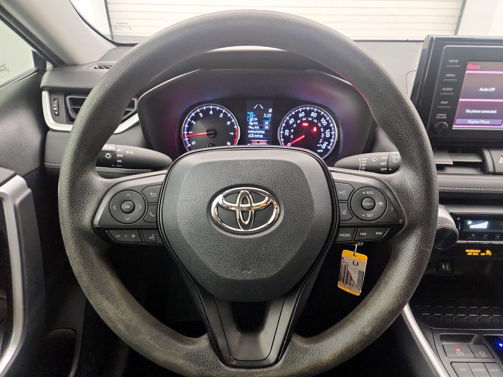 Thumbnail: 2019 Toyota RAV4 - 10