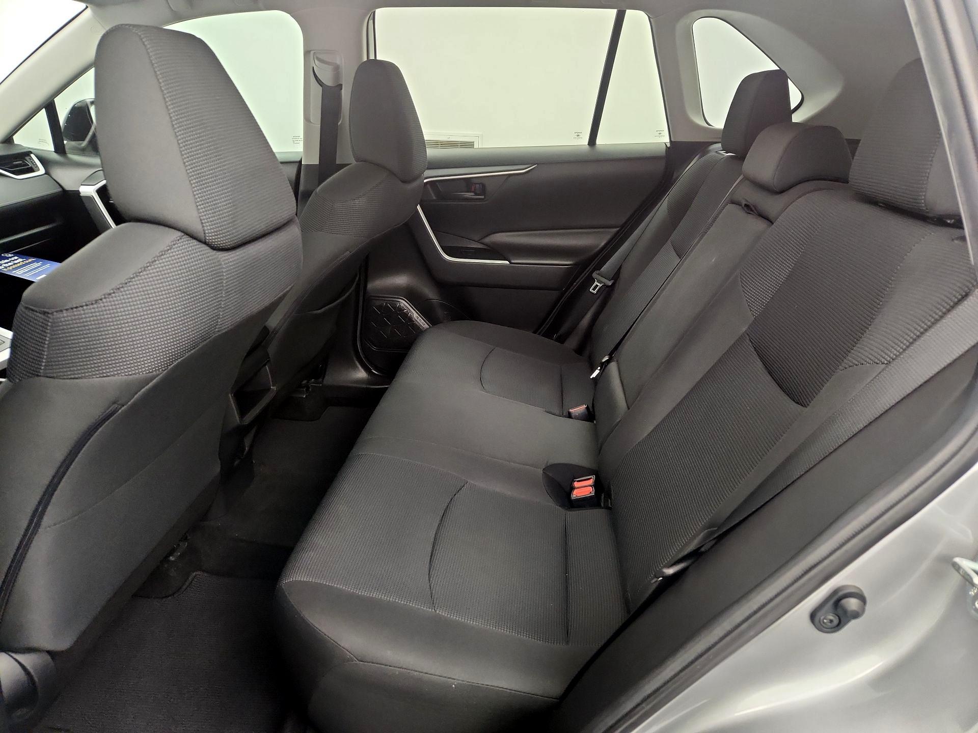 Thumbnail: 2019 Toyota RAV4 - 19