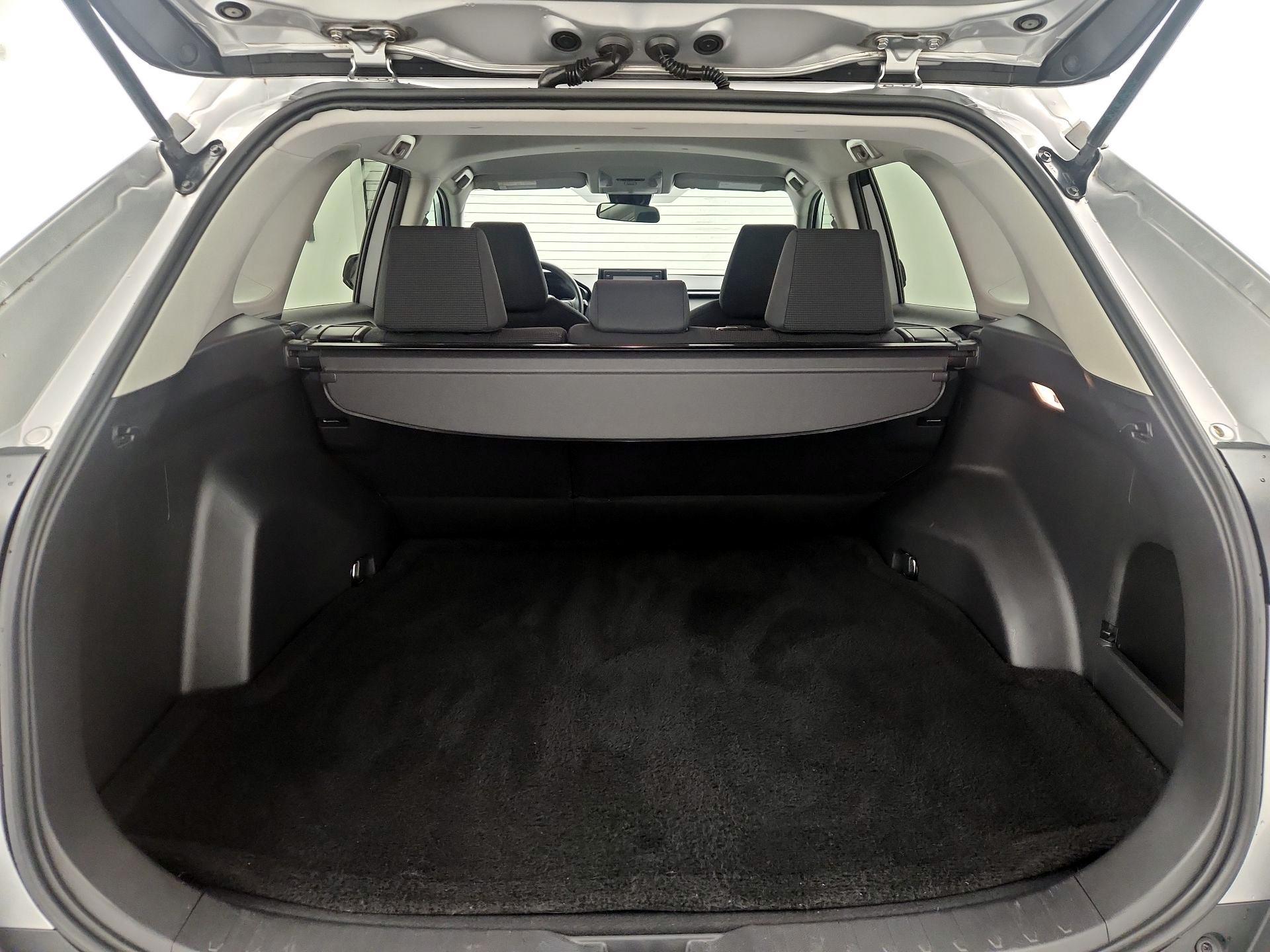 Thumbnail: 2019 Toyota RAV4 - 20