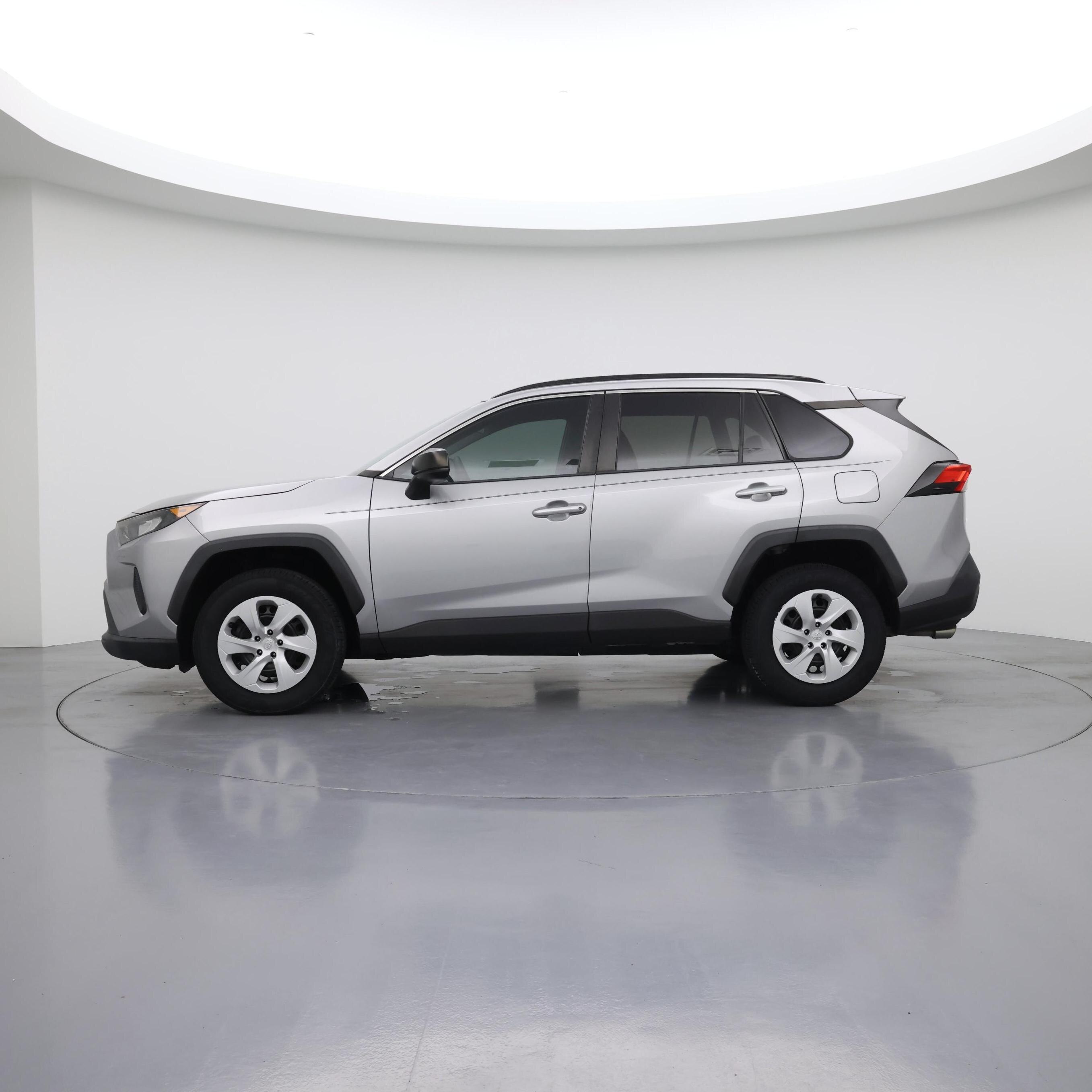 Thumbnail: 2019 Toyota RAV4 - 3