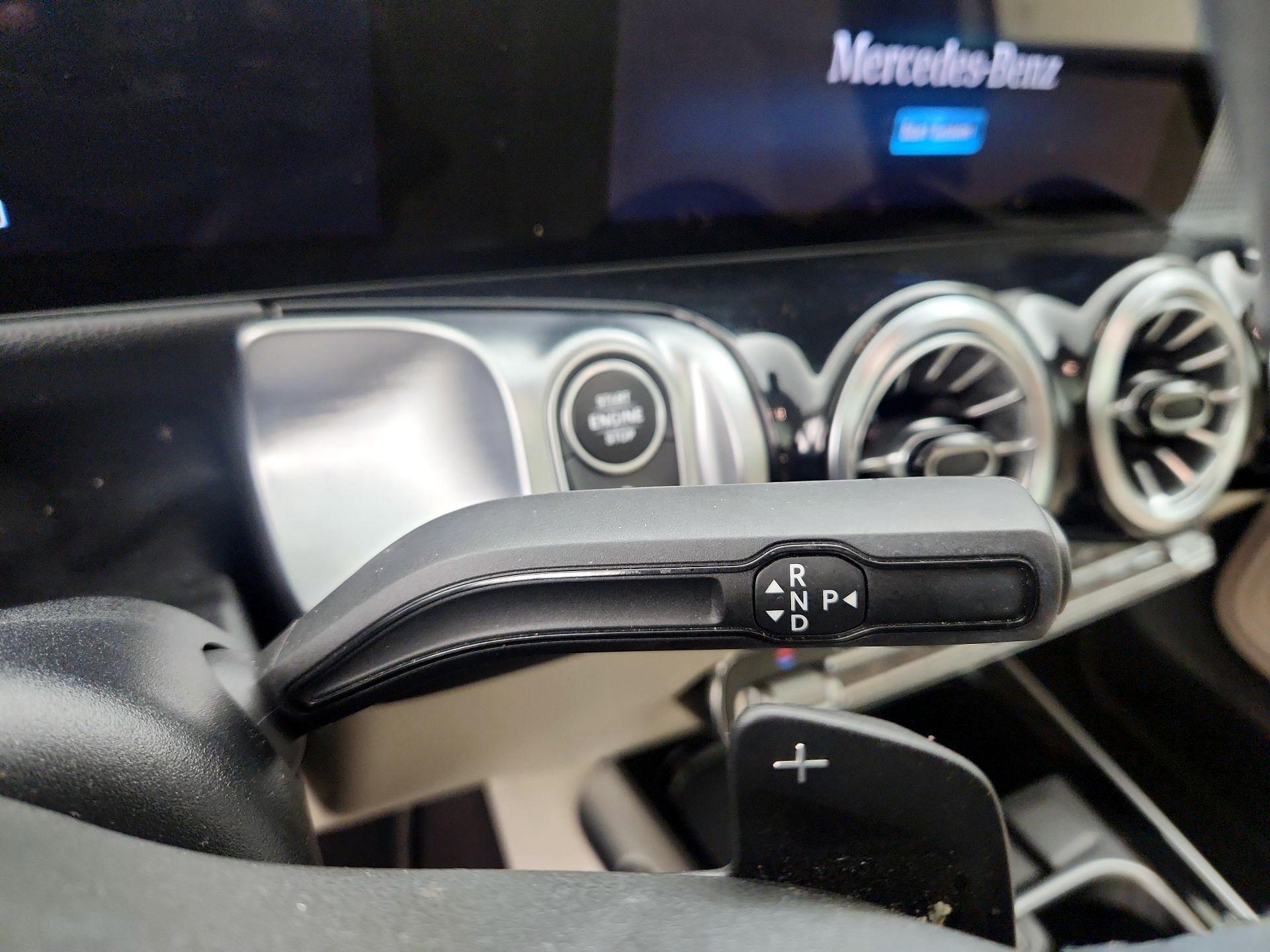 Thumbnail: 2023 Mercedes-Benz GLB - 17
