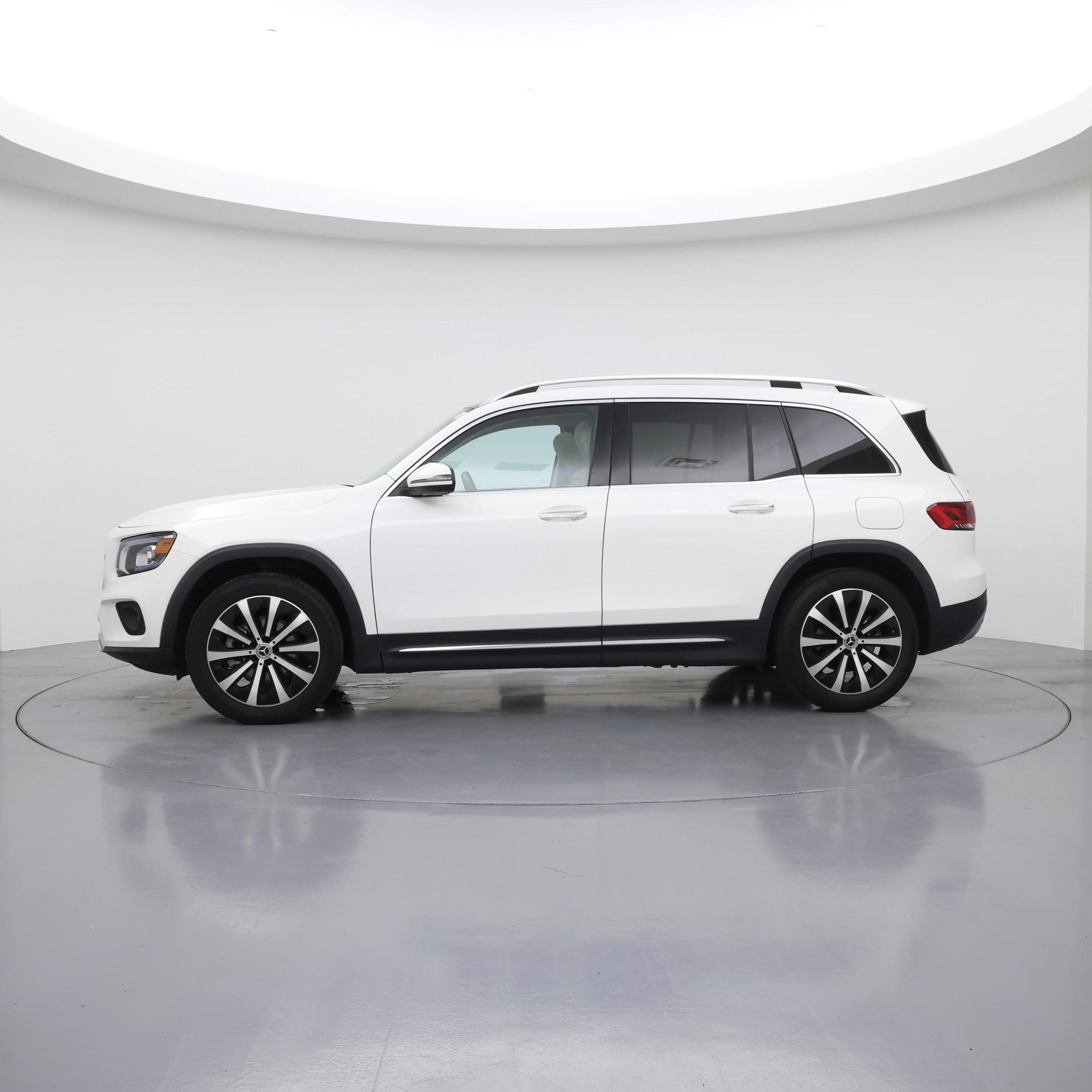 Thumbnail: 2023 Mercedes-Benz GLB - 3