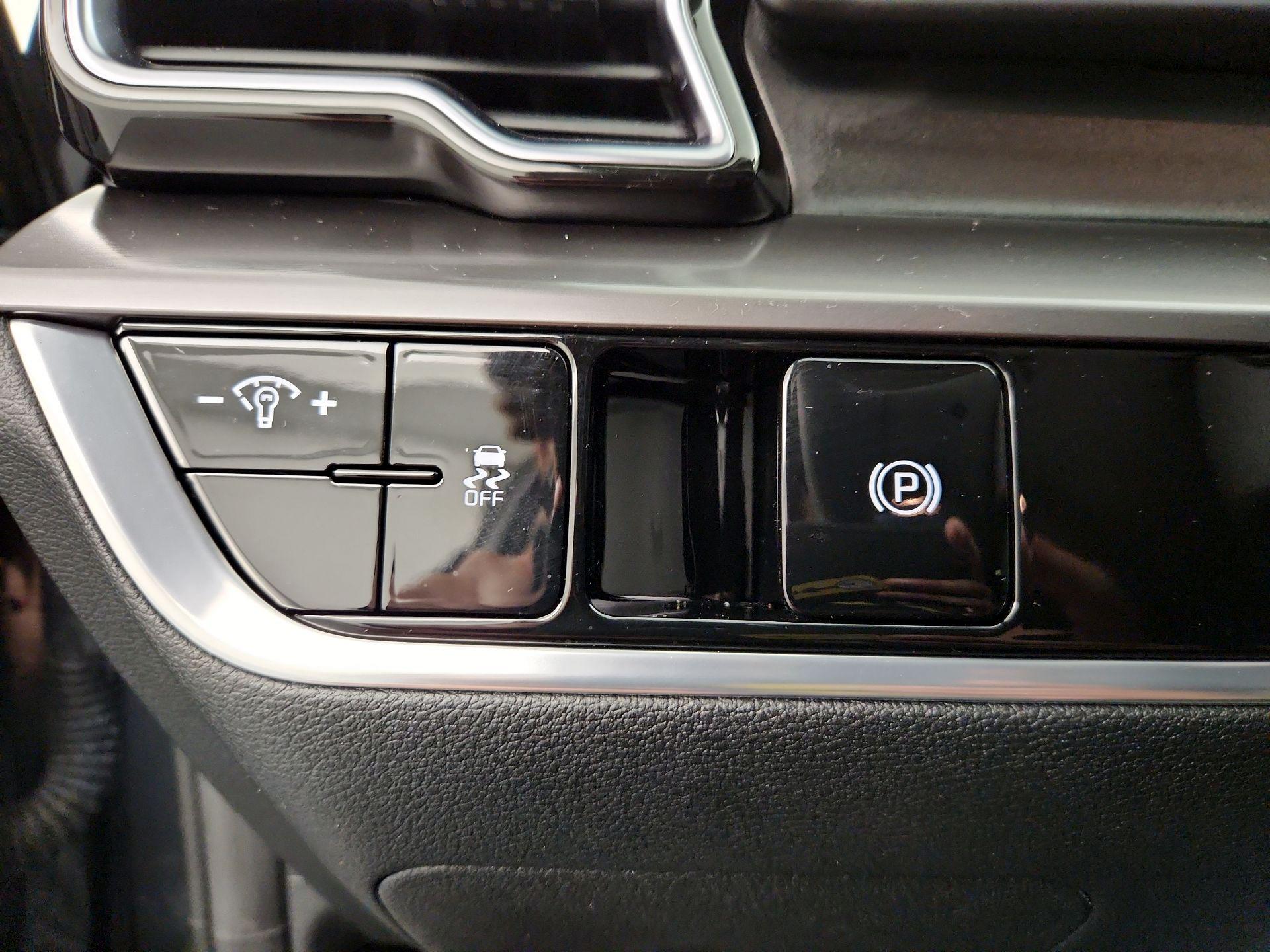 Thumbnail: 2023 Kia Sportage - 13