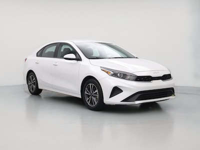 White 2023 Kia Forte LXS