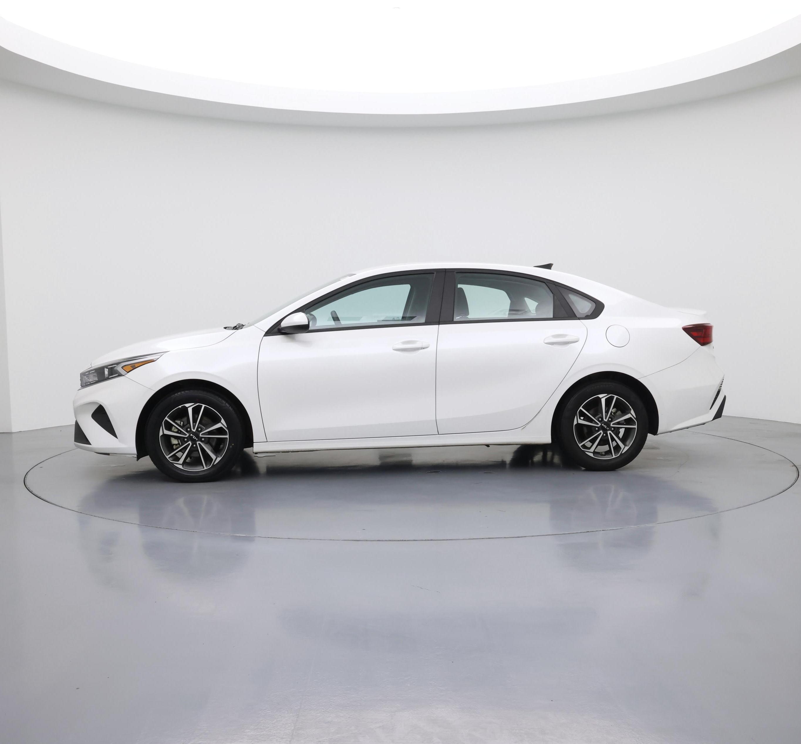 Thumbnail: 2023 Kia Forte - 3