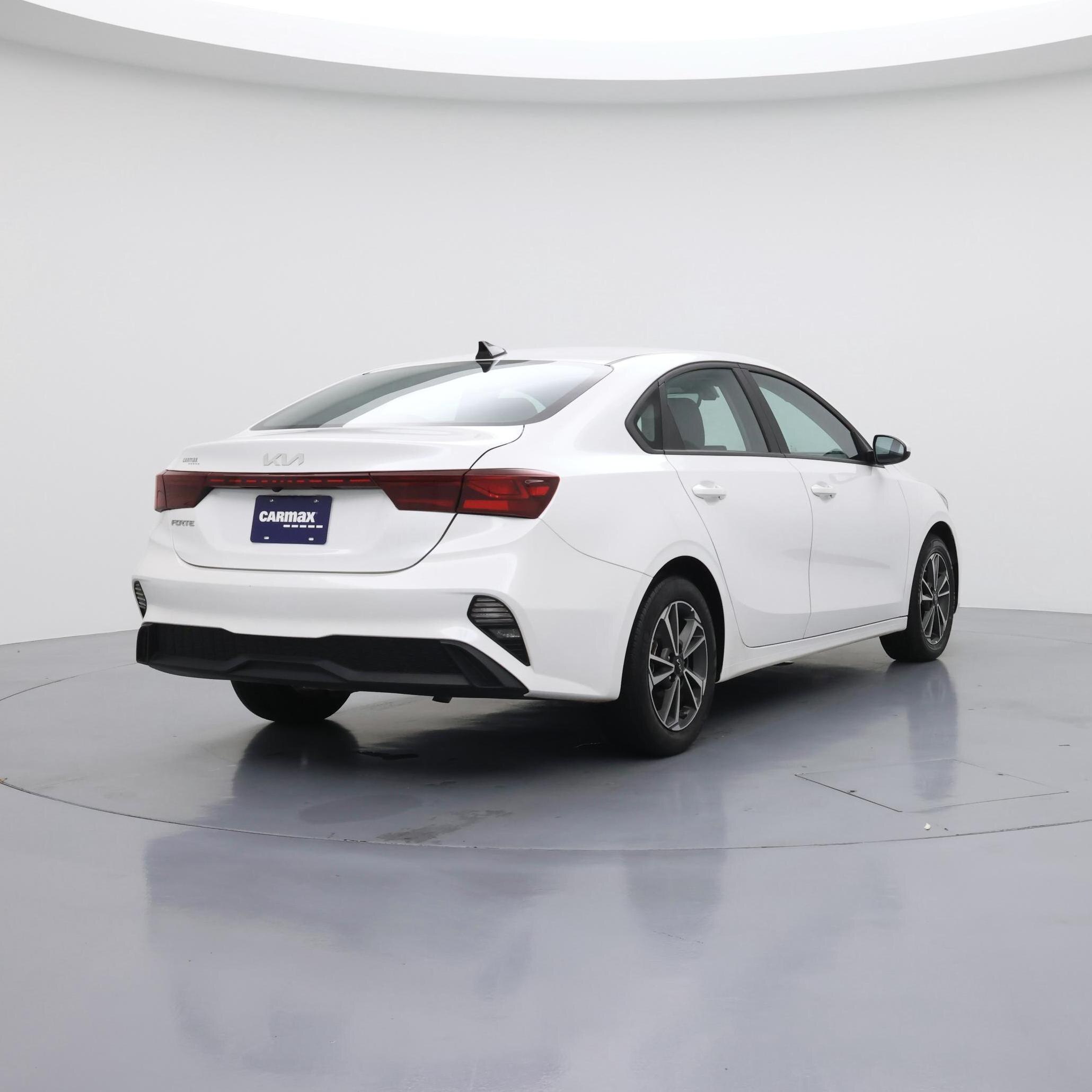 Thumbnail: 2023 Kia Forte - 8